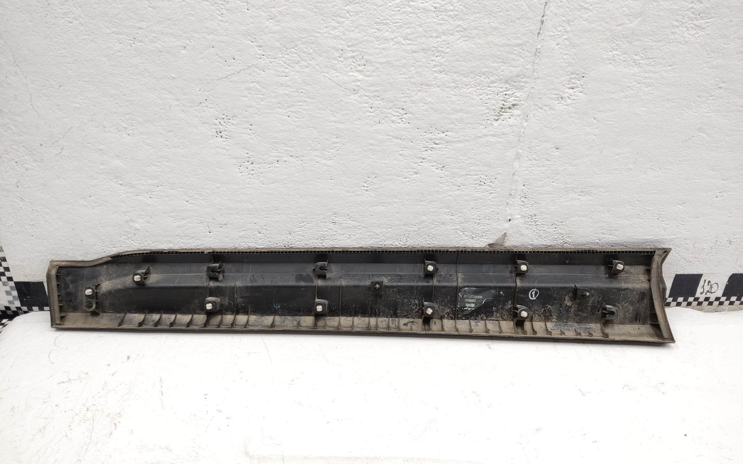 Накладка двери передней правой Geely Coolray