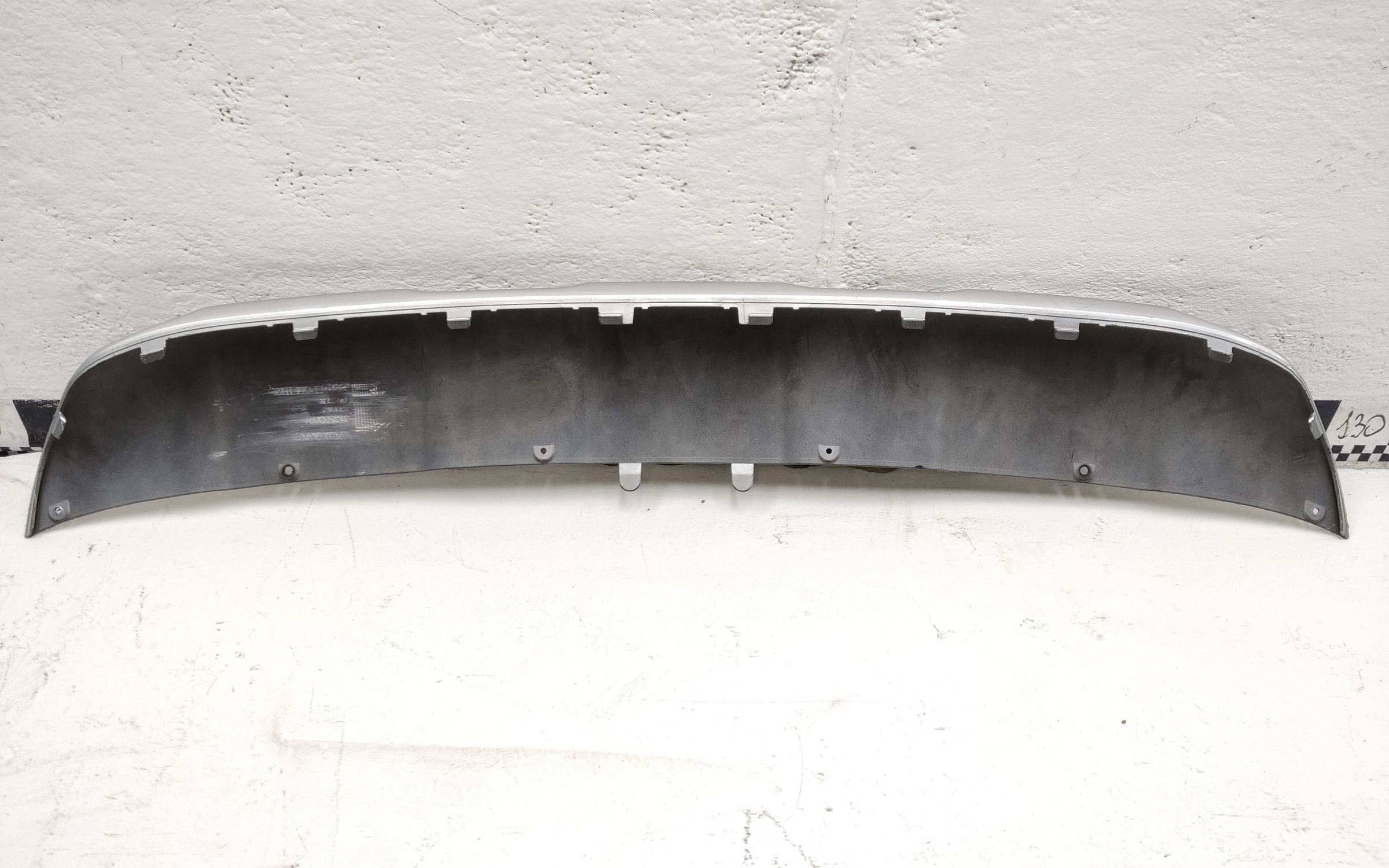 Накладка переднего бампера Volvo XC60 1 Restail