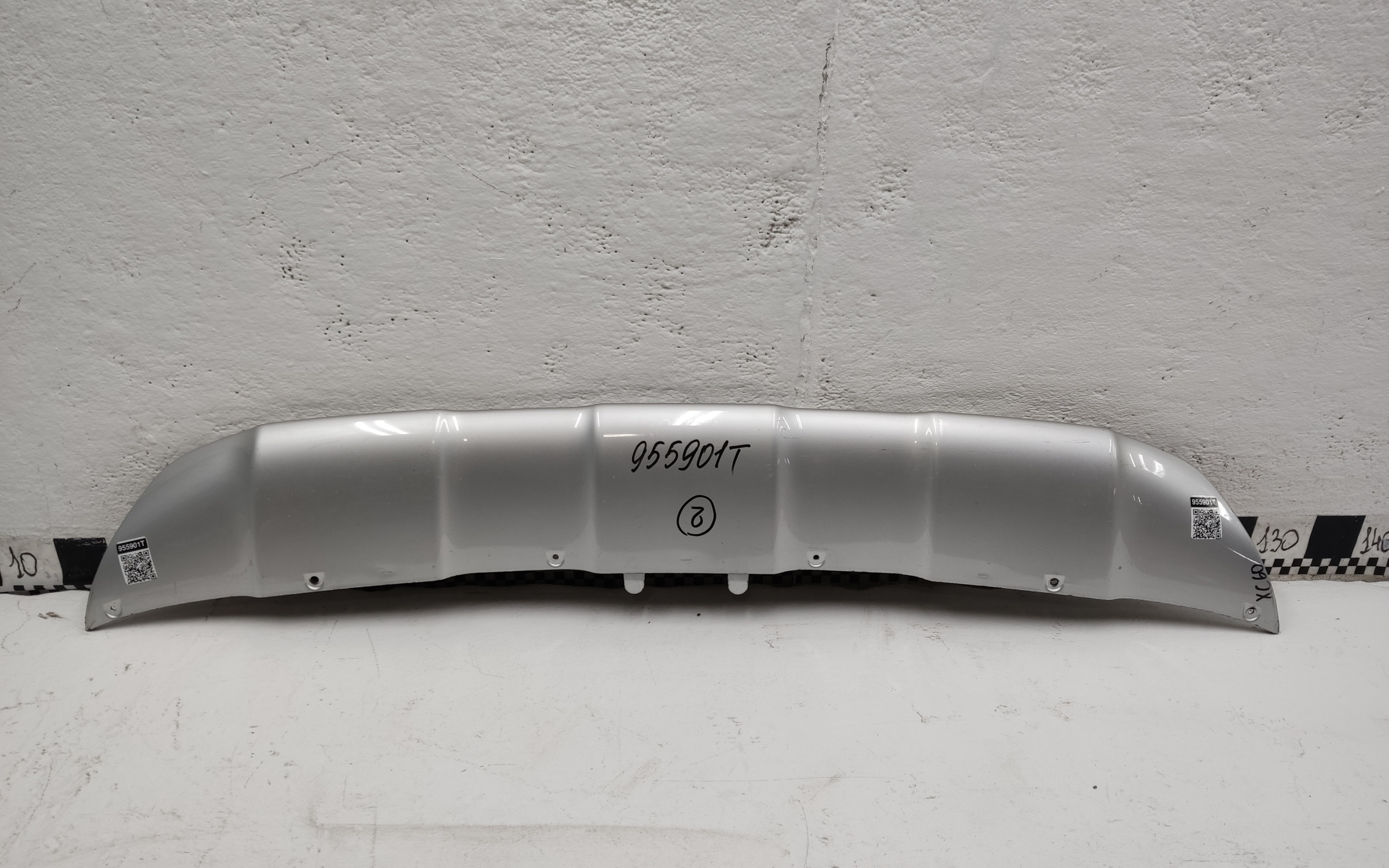 Накладка переднего бампера Volvo XC60 1 Restail