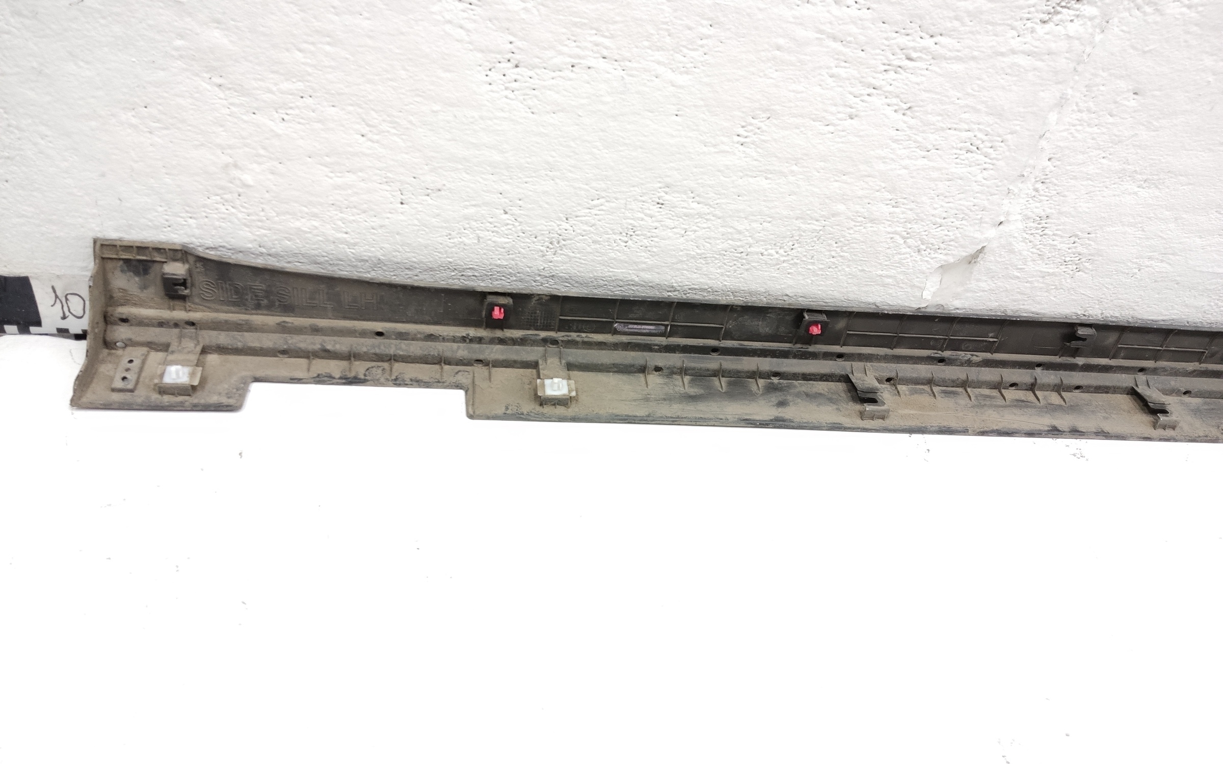 Накладка порога левого Kia Sorento 4