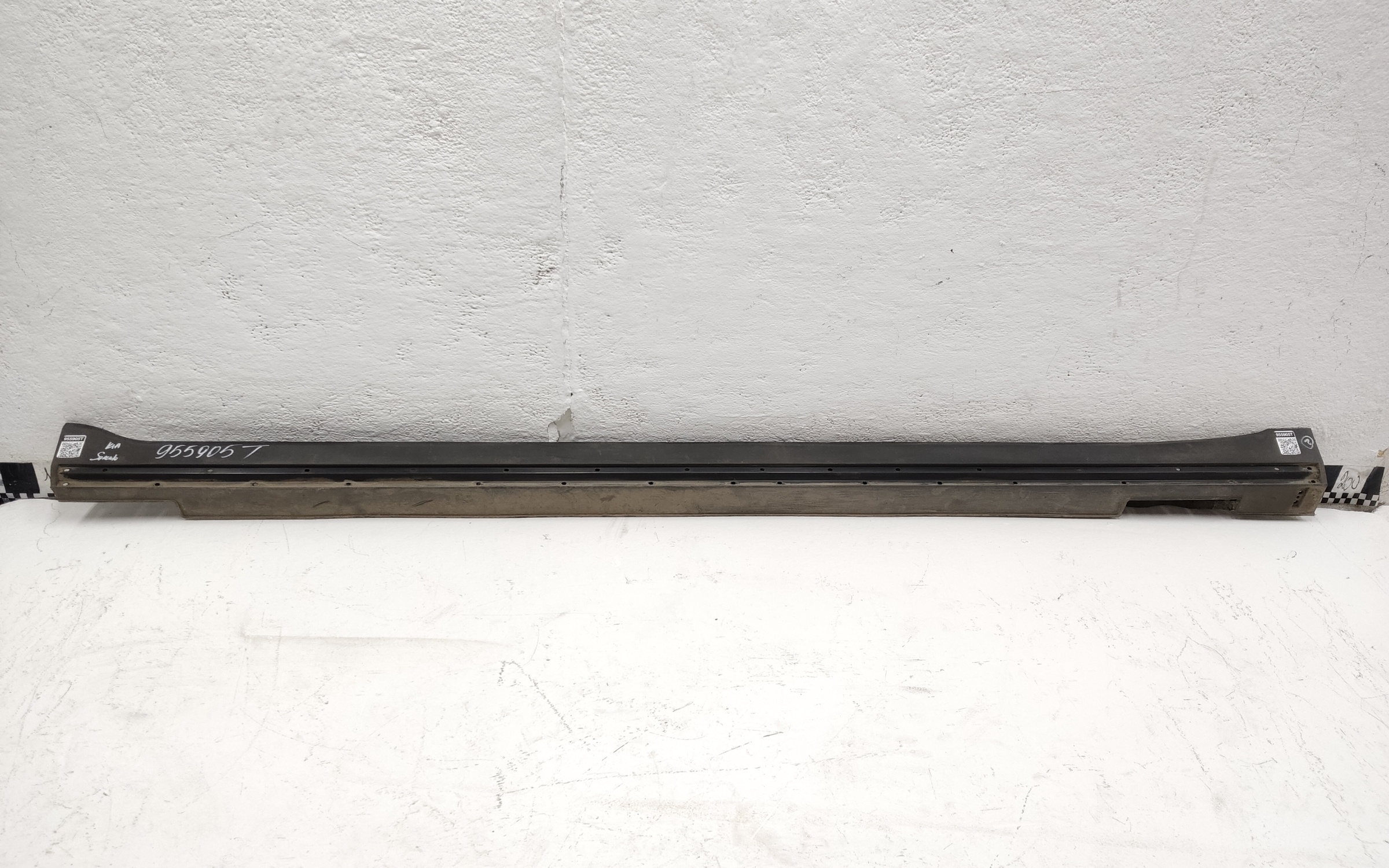 Накладка порога левого Kia Sorento 4