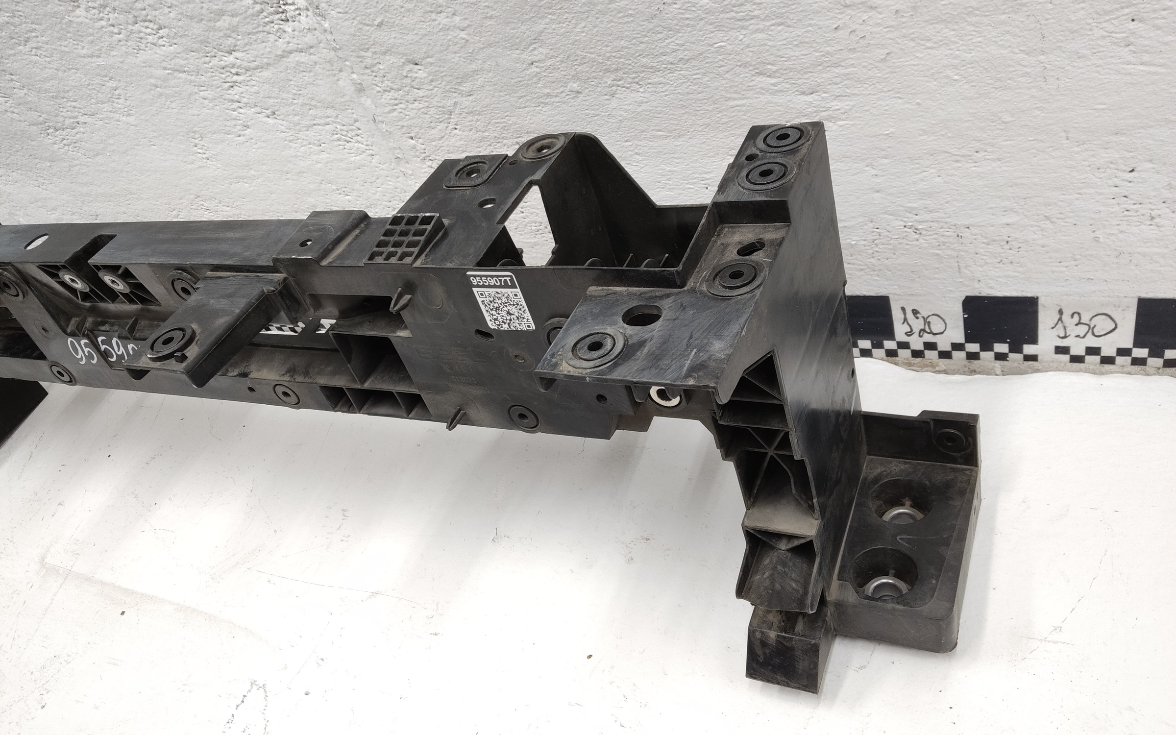 Панель передняя Geely Monjaro