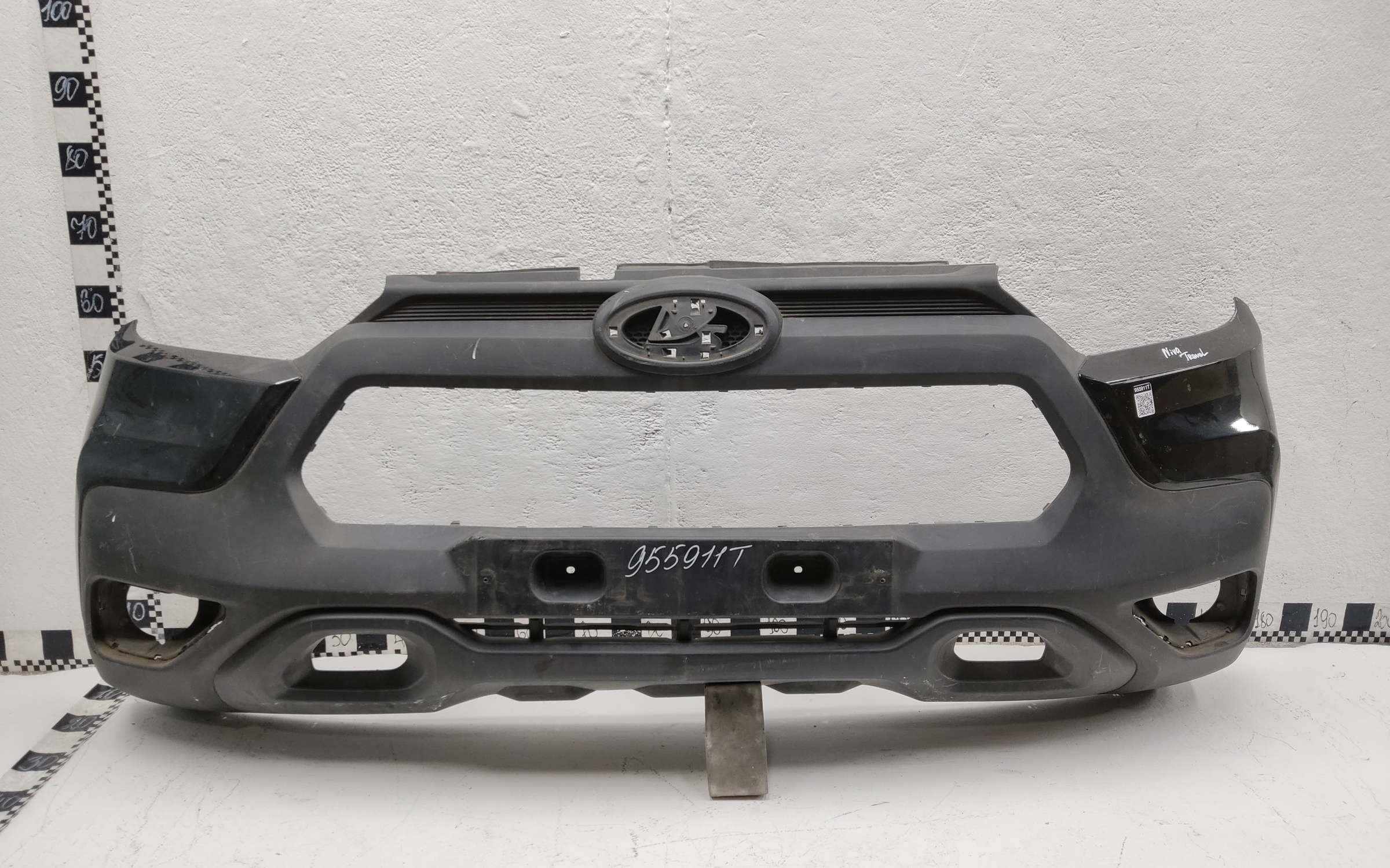 Бампер передний Lada Niva Travel