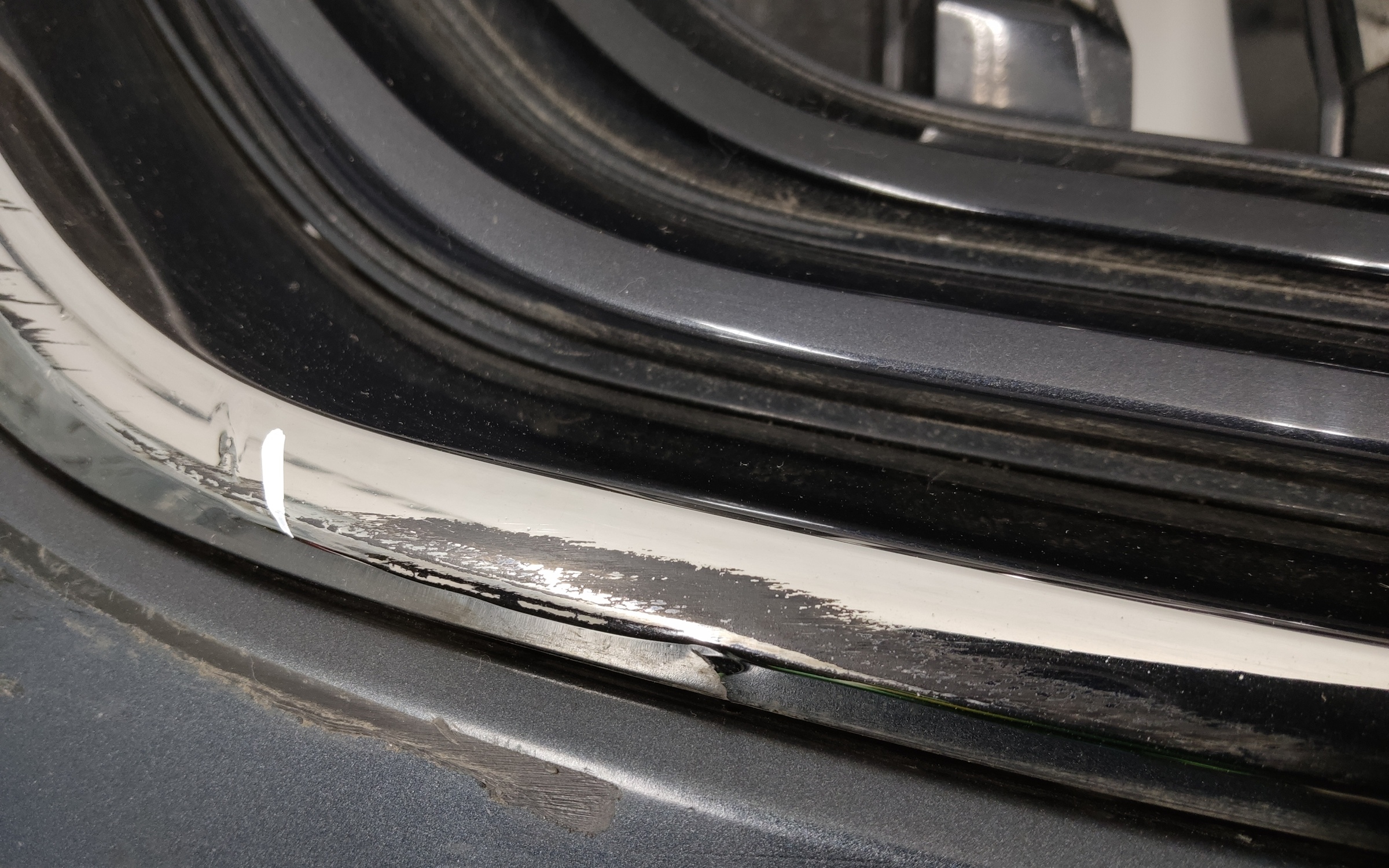 Бампер передний Geely Monjaro