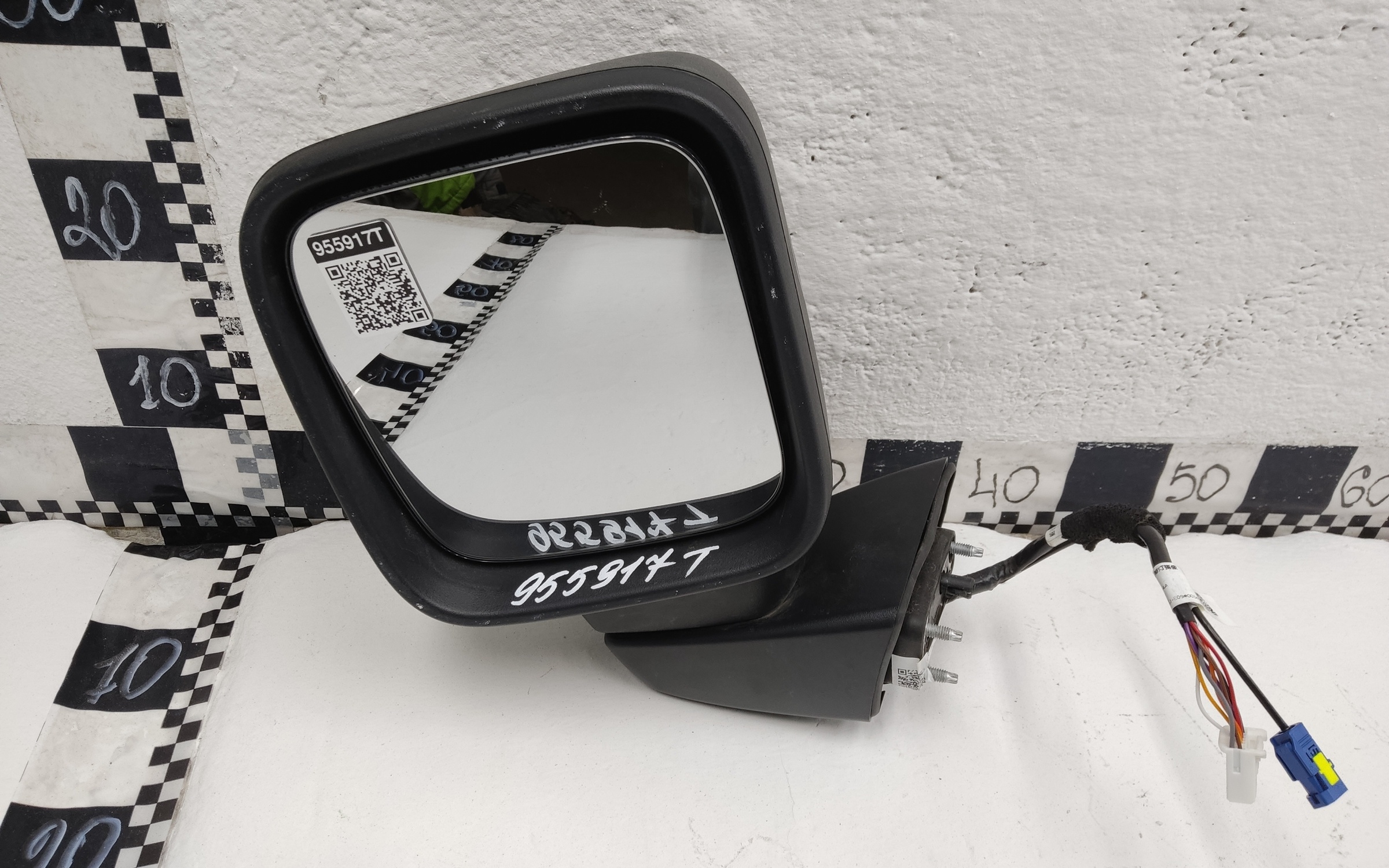 Зеркало левое Tank 300 8+1 контактов