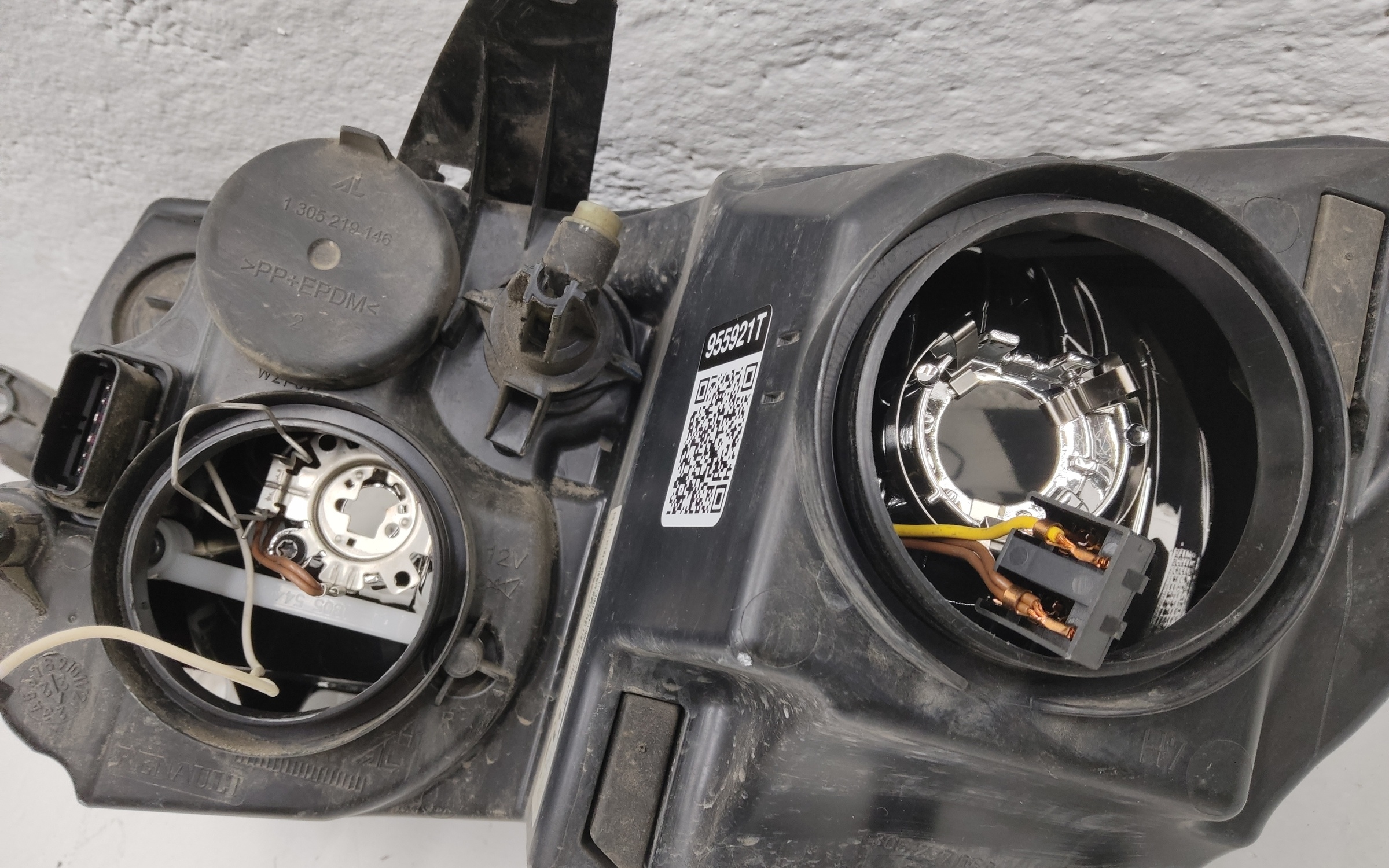 Фара передняя правая Lada Largus 1 Restail