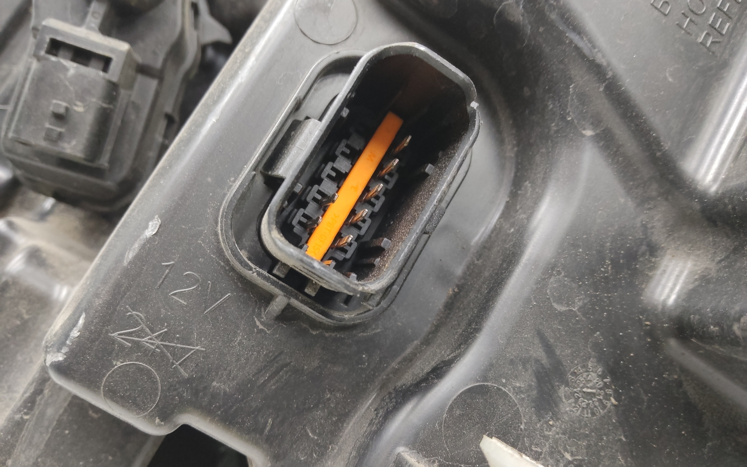 Фара передняя правая Lada Vesta 1 Restail LED