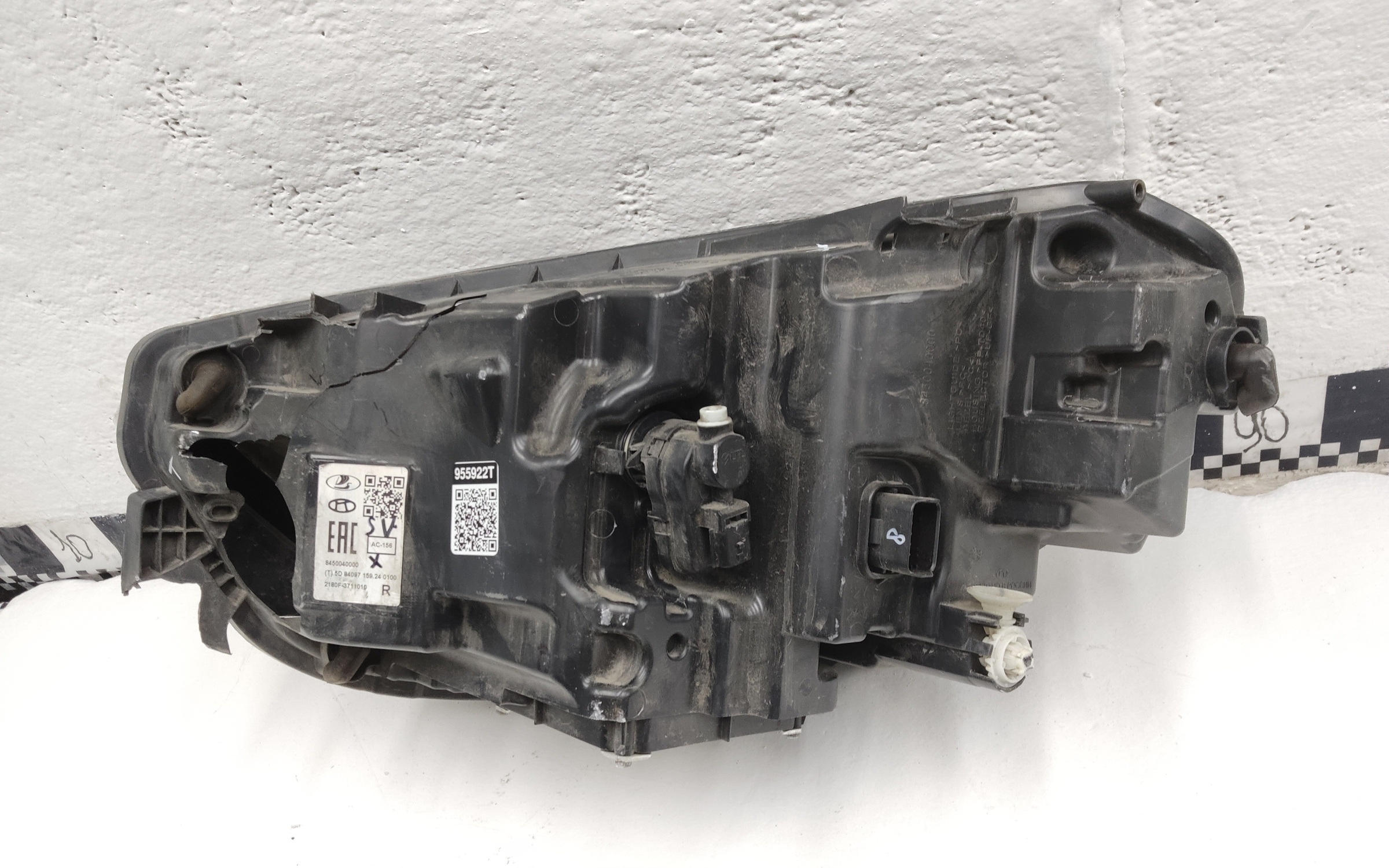 Фара передняя правая Lada Vesta 1 Restail LED