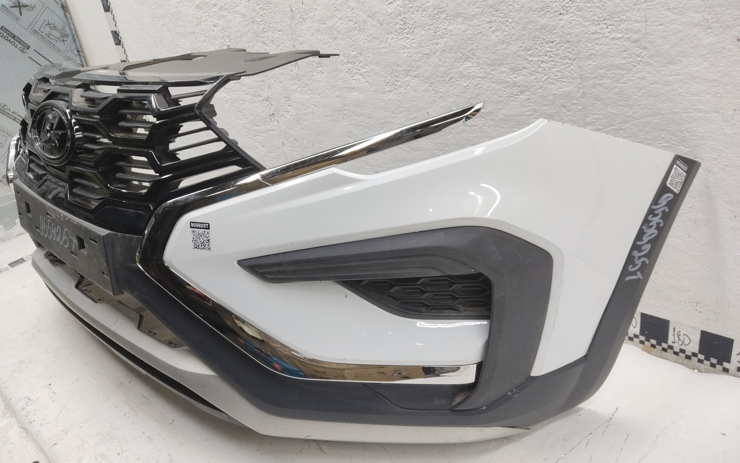 Бампер передний Lada Vesta 1 Cross Restail