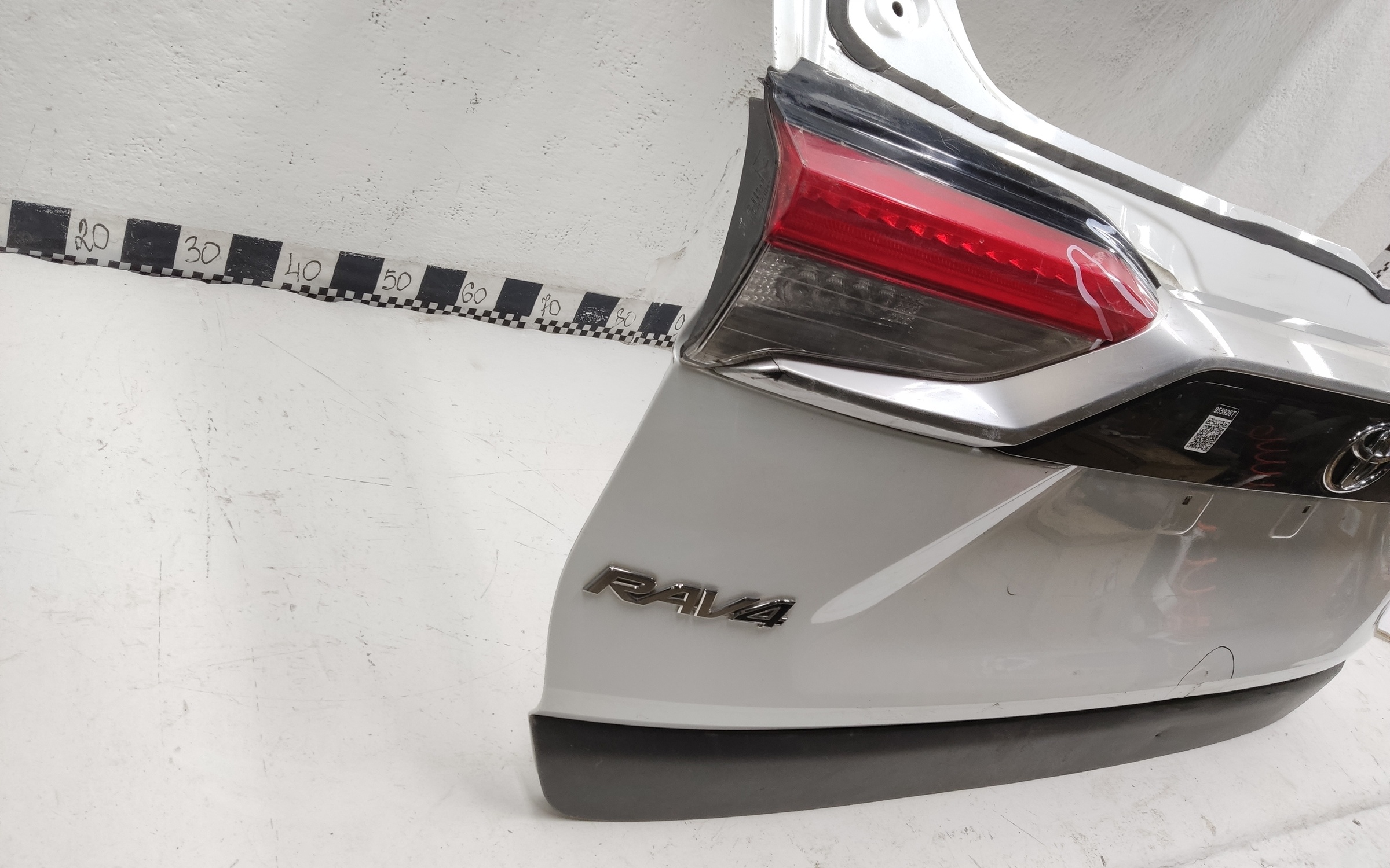 Крышка багажника Toyota RAV4 XA50