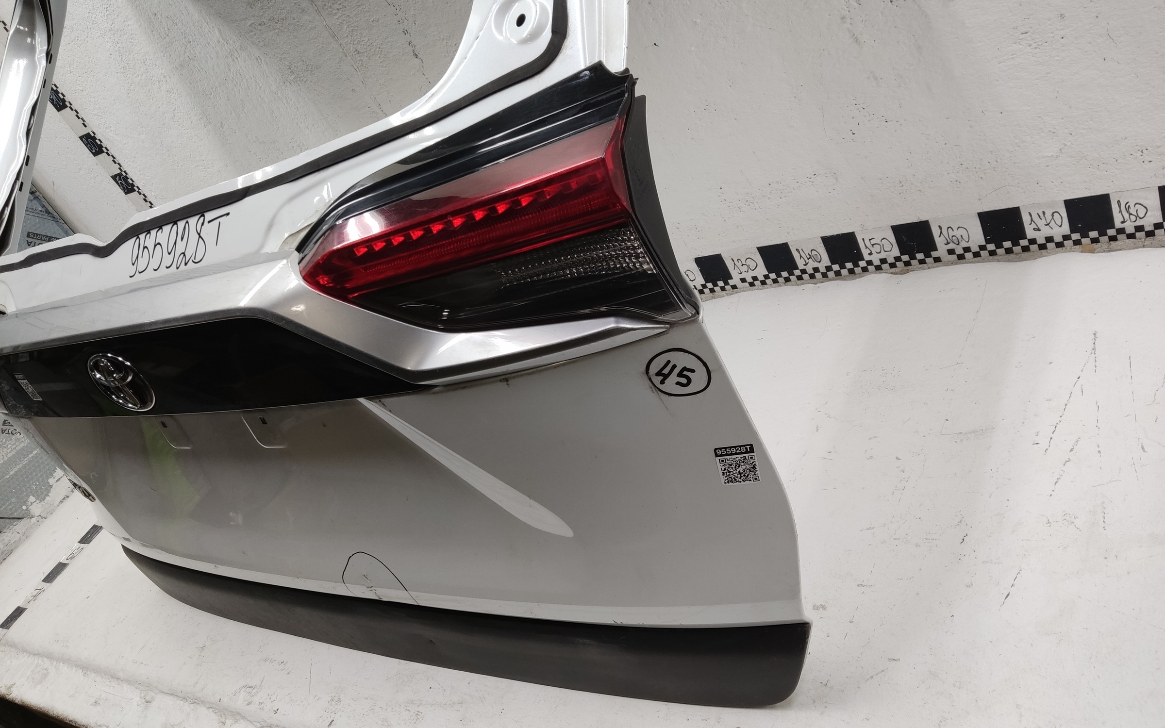 Крышка багажника Toyota RAV4 XA50