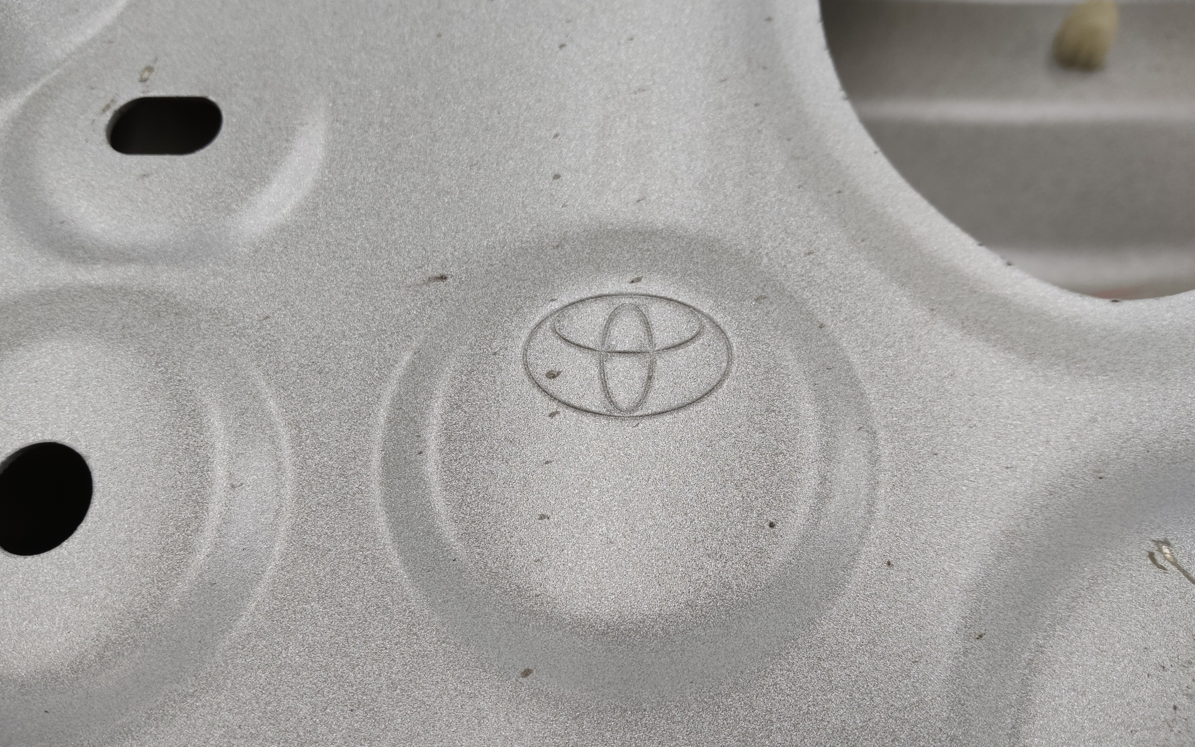 Крышка багажника Toyota RAV4 XA50