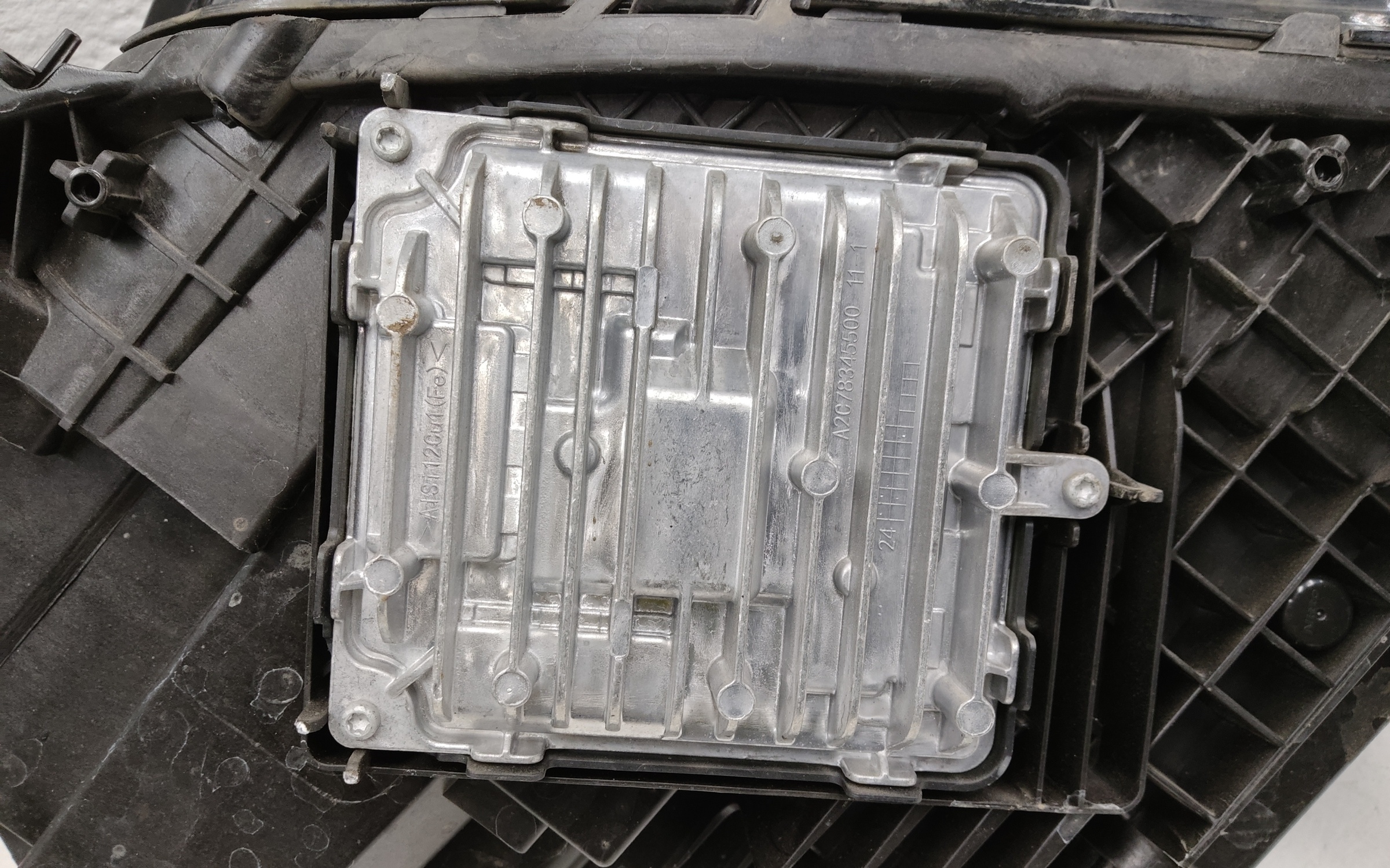 Фара передняя правая Geely Monjaro LED