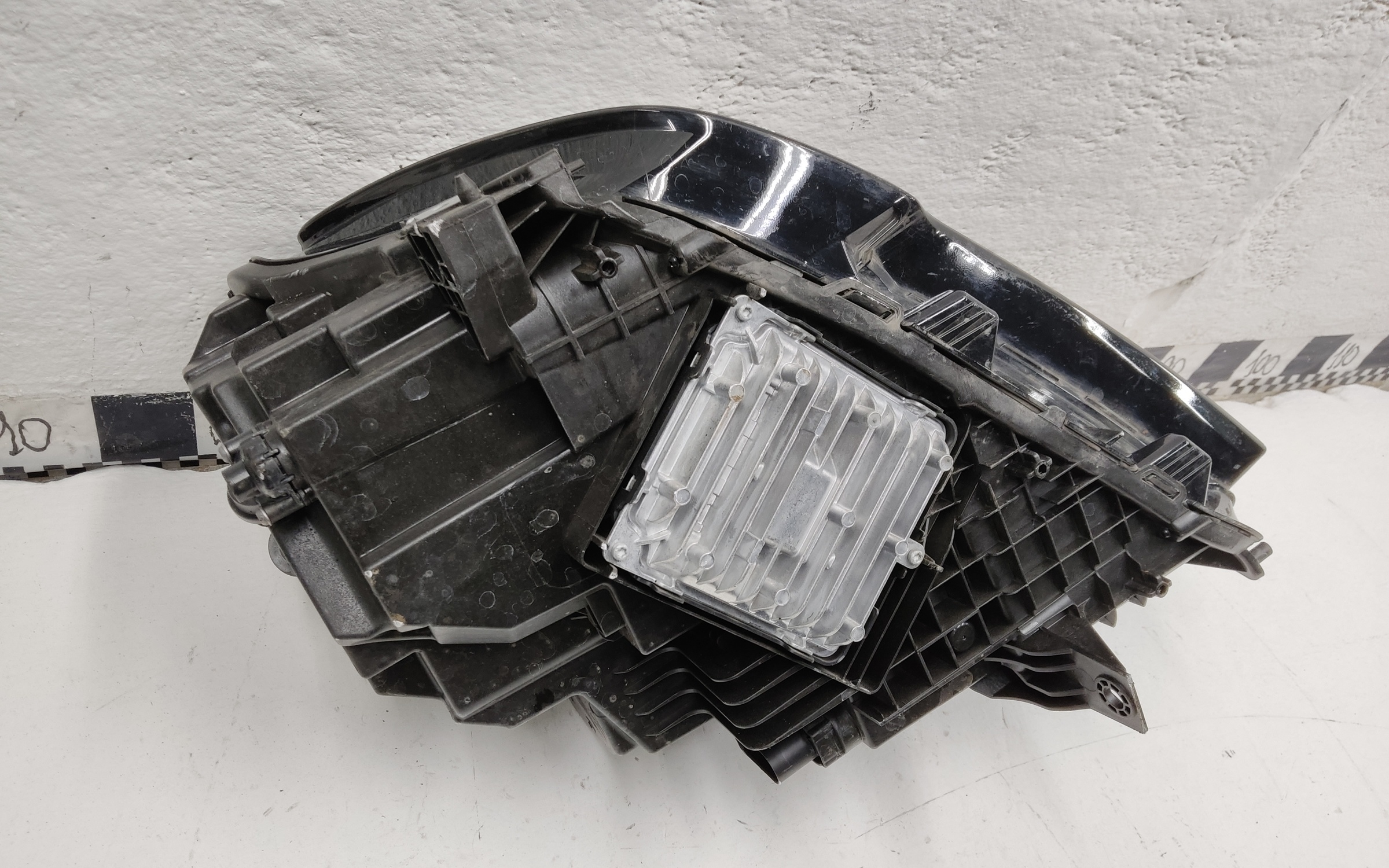 Фара передняя правая Geely Monjaro LED