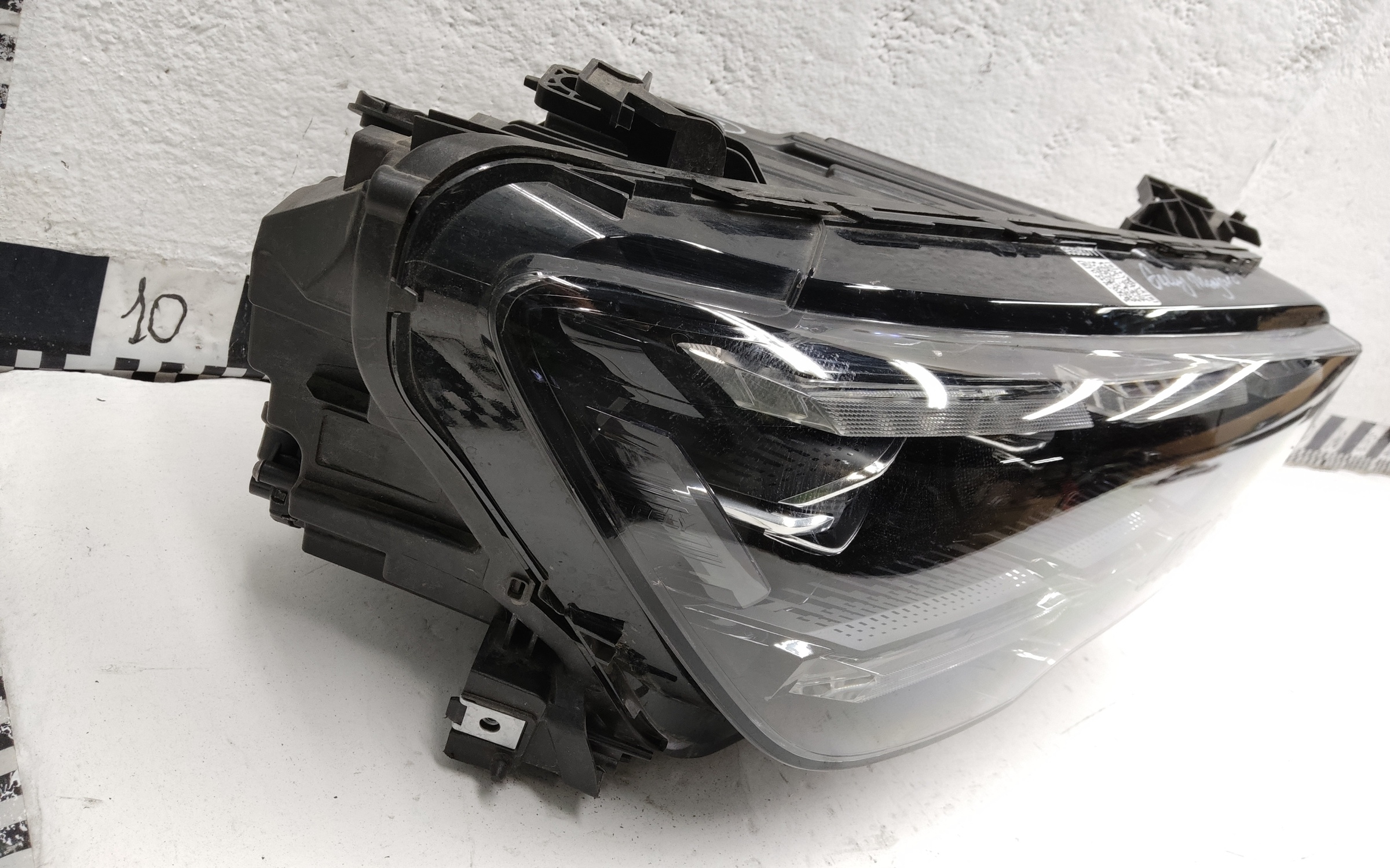 Фара передняя правая Geely Monjaro LED