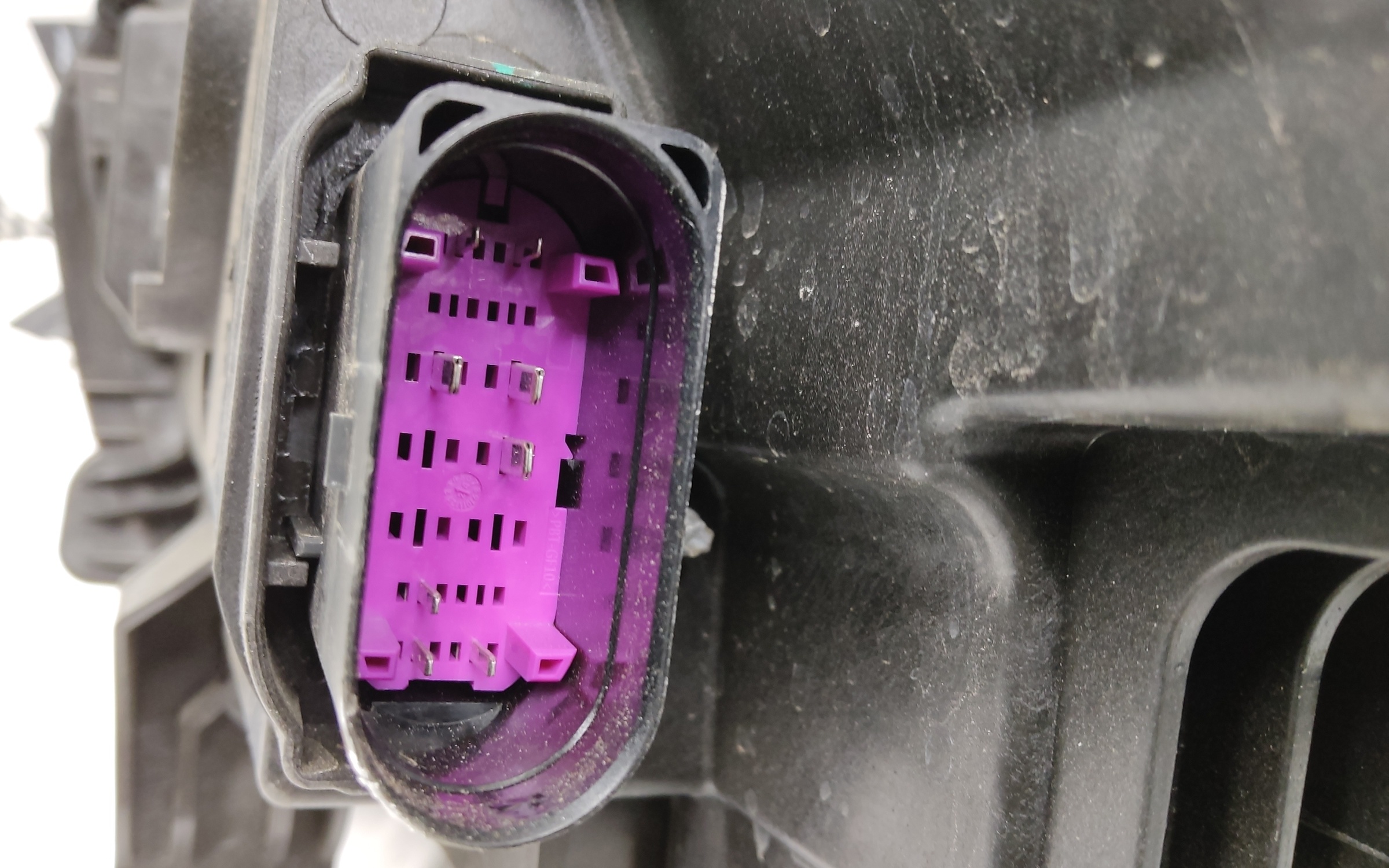 Фара передняя правая Geely Monjaro LED