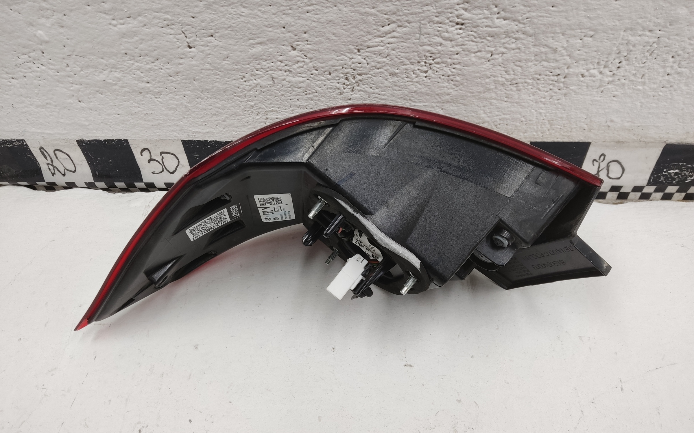 Фонарь задний левый наружный Lada Vesta Restail LED