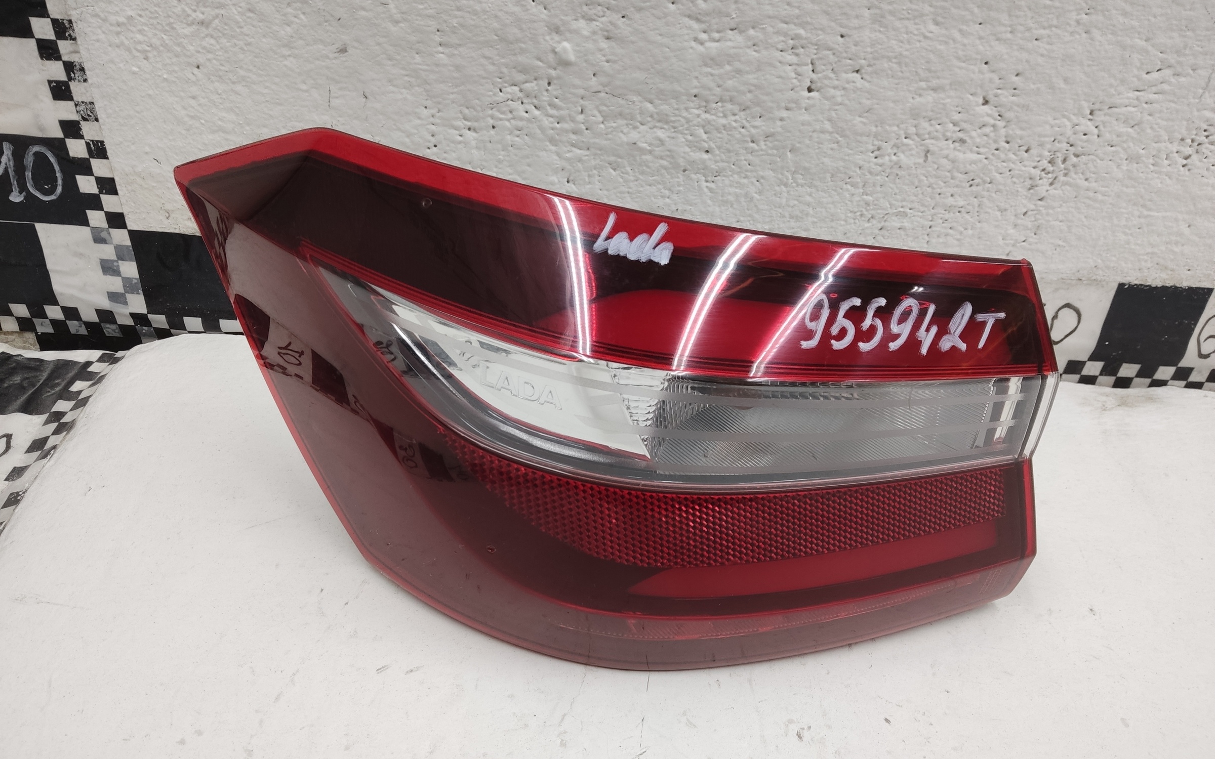 Фонарь задний левый наружный Lada Vesta Restail LED