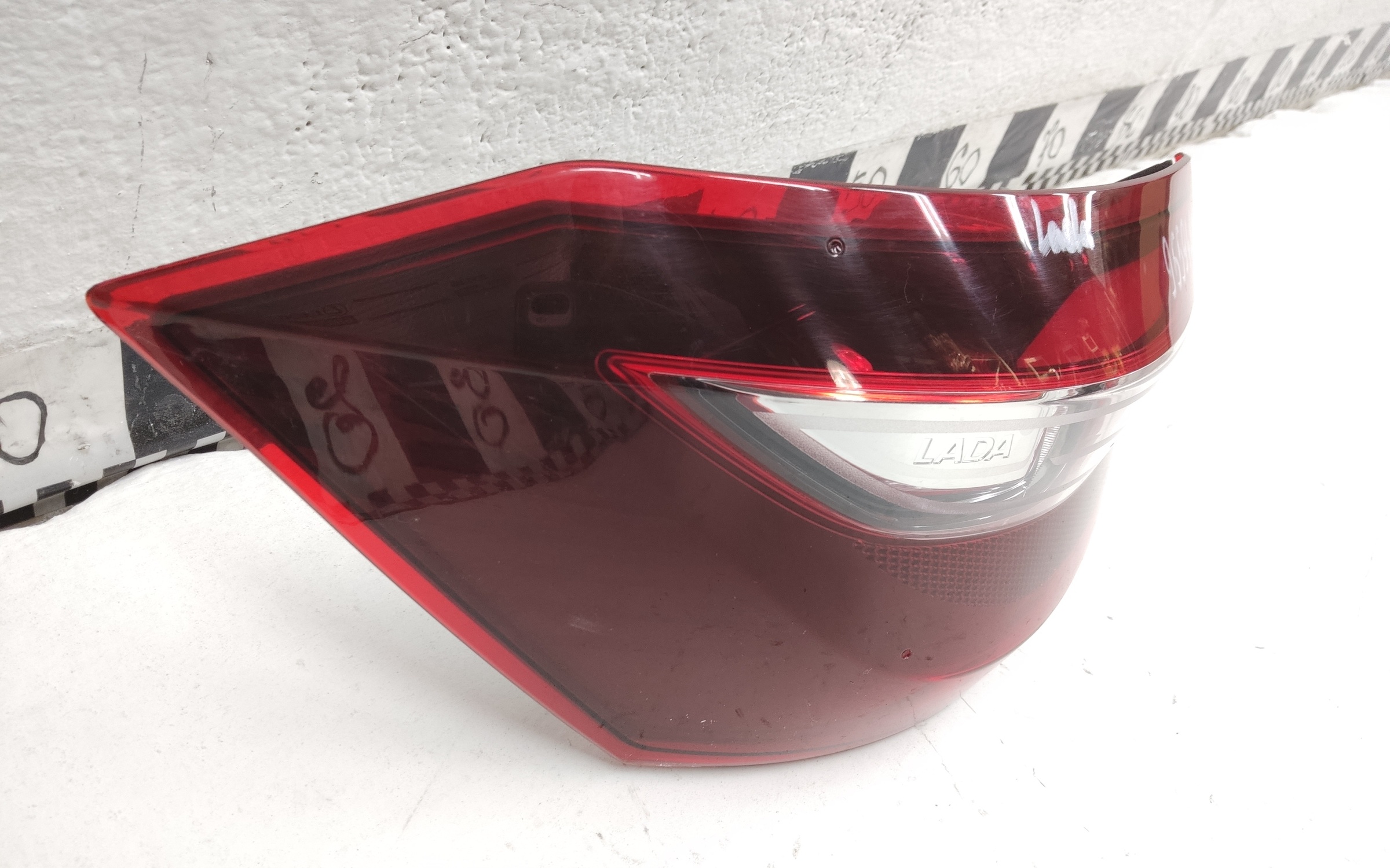 Фонарь задний левый наружный Lada Vesta Restail LED