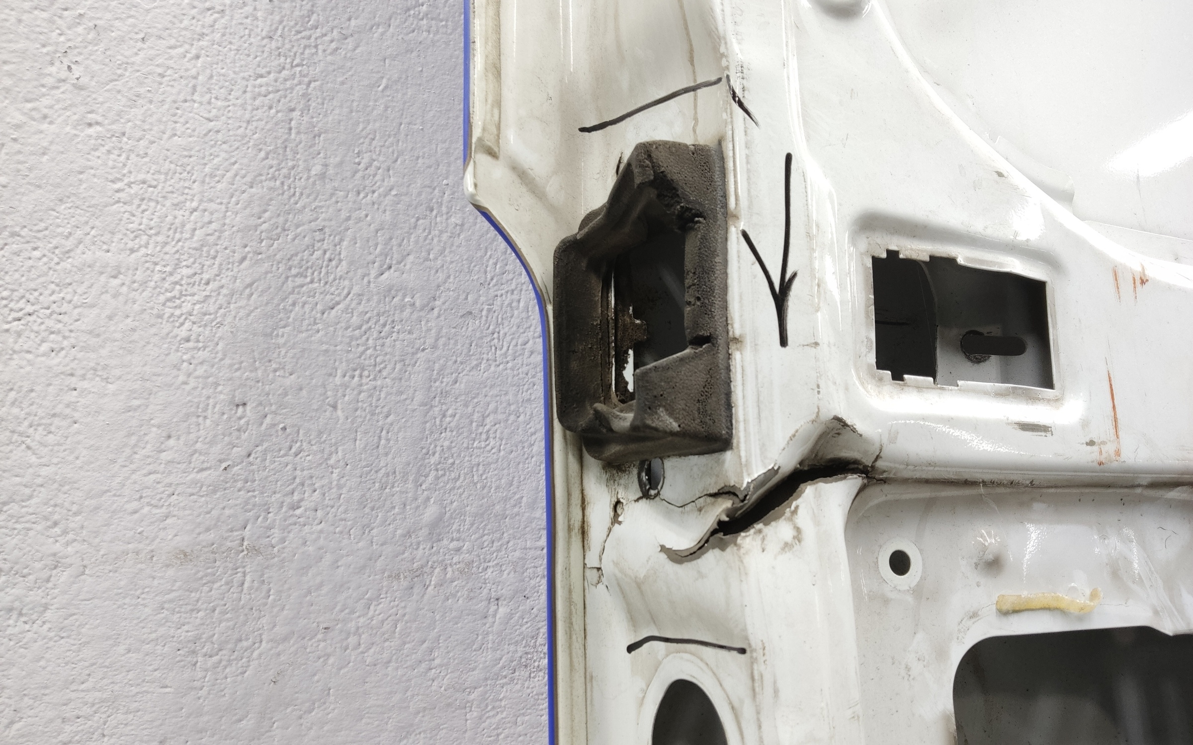 Дверь задняя правая распашная глухая Ford Transit 7 190см