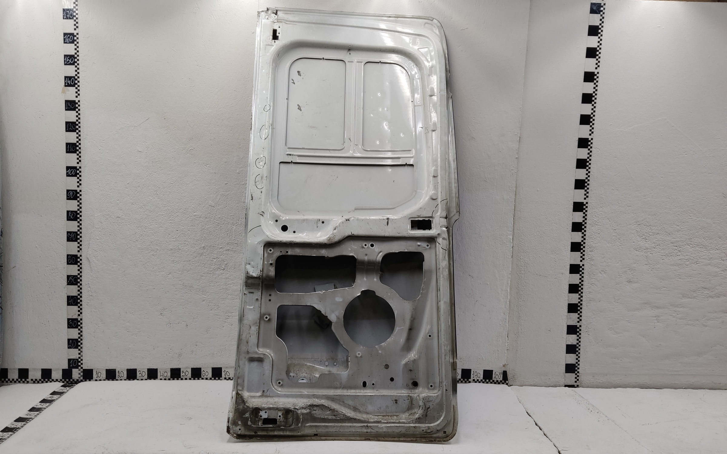 Дверь задняя левая распашная глухая Ford Transit 7 190см