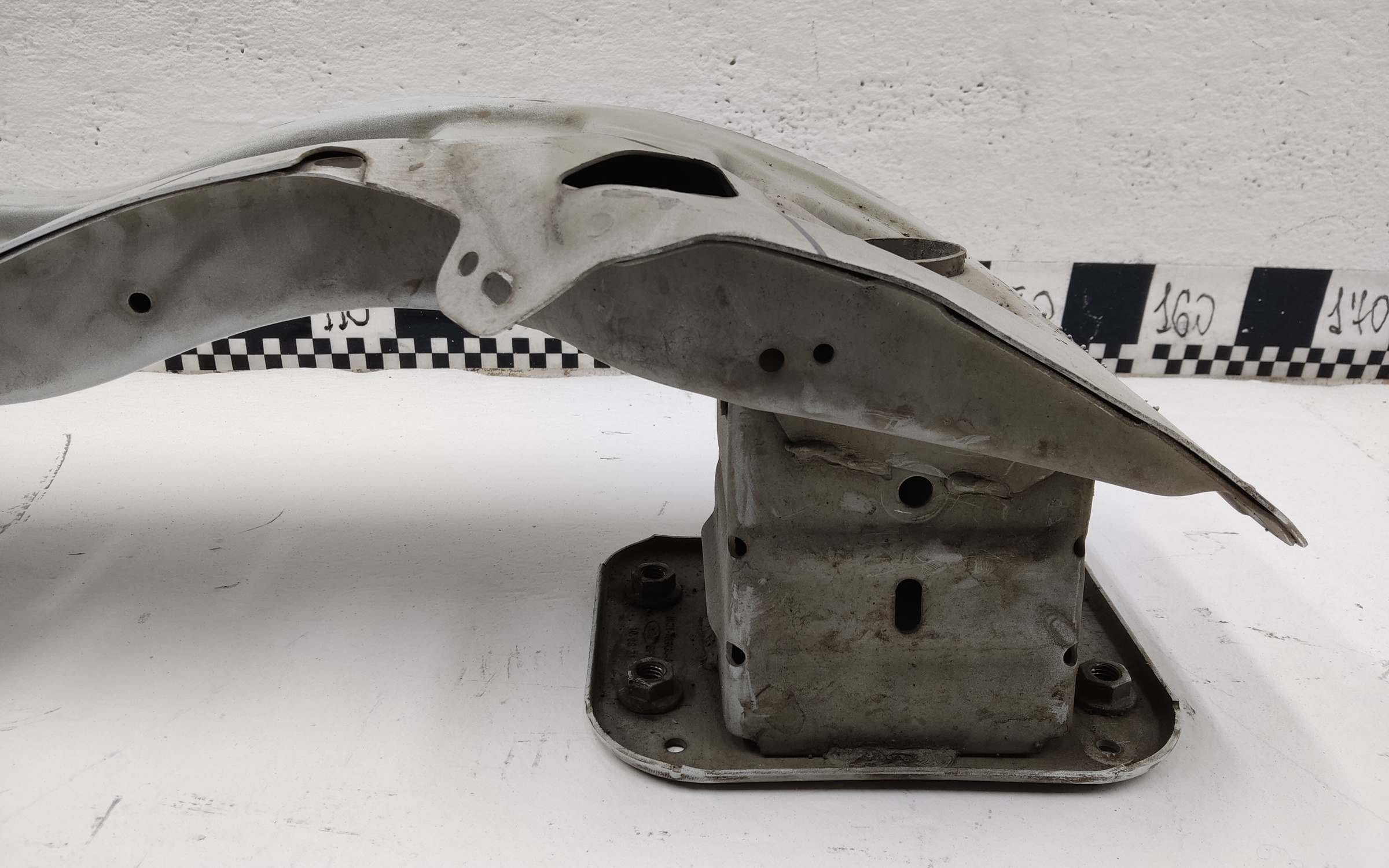 Усилитель переднего бампера Ford Transit 7