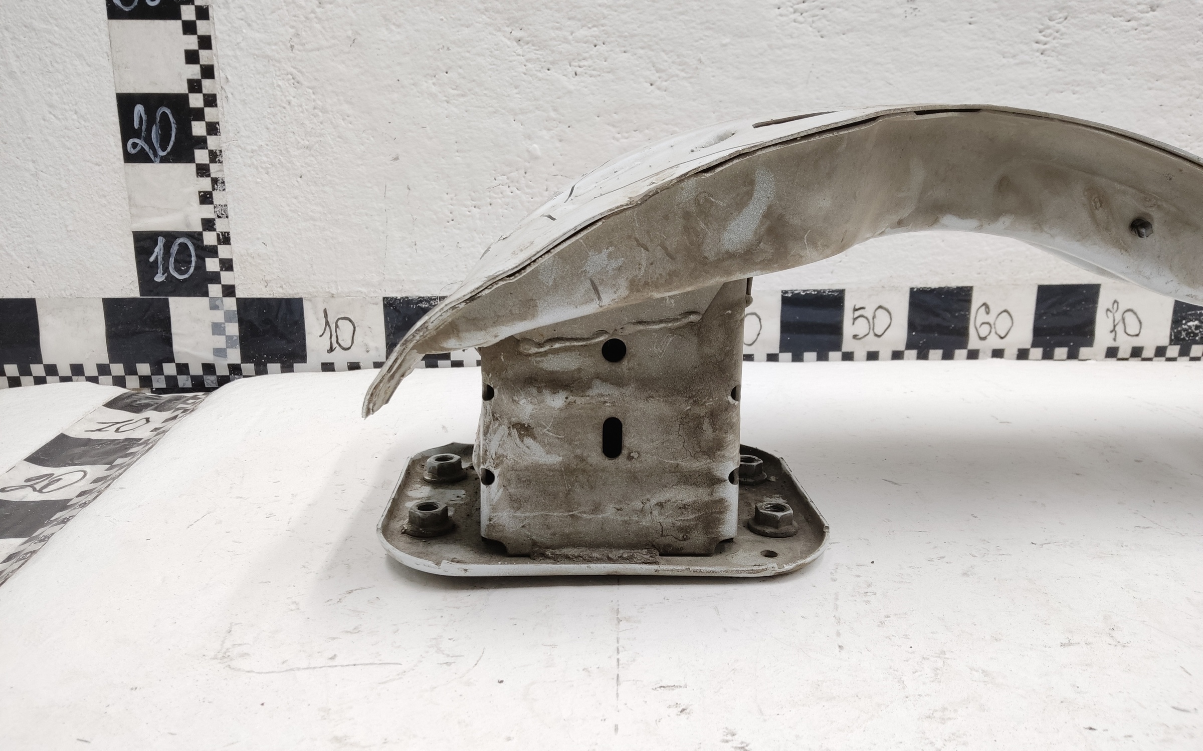 Усилитель переднего бампера Ford Transit 7