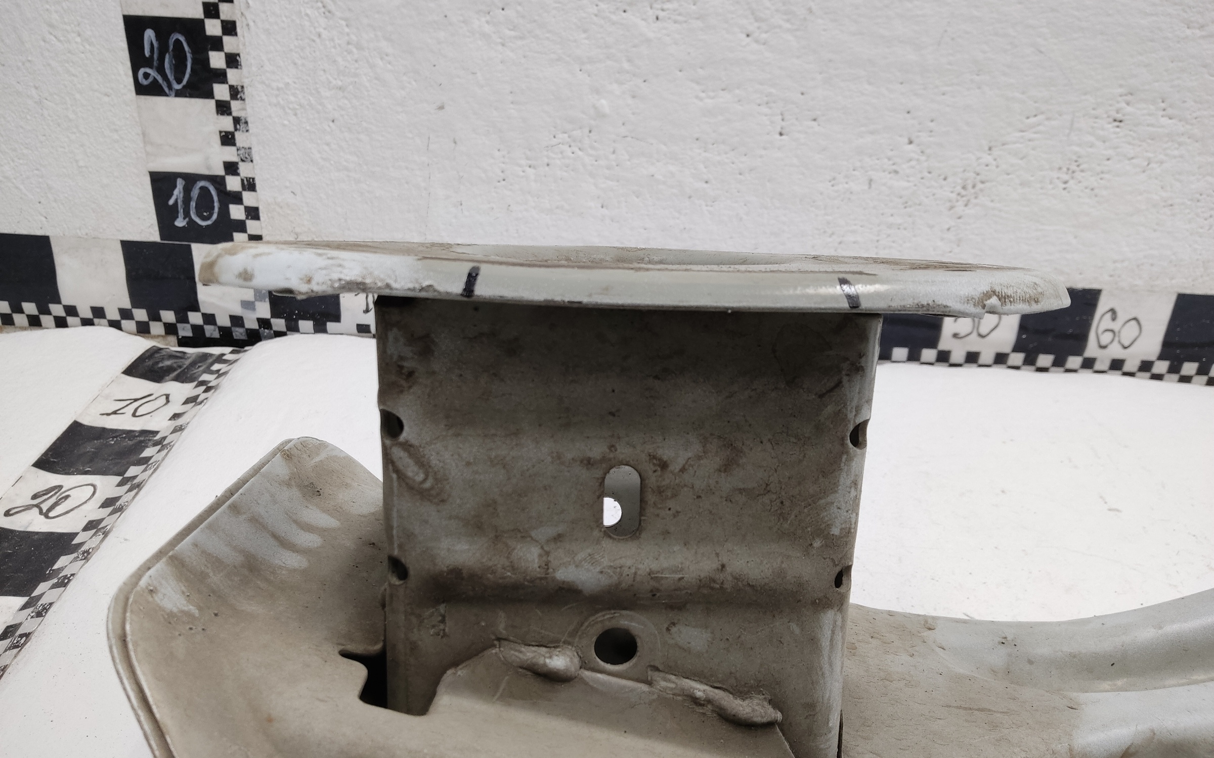 Усилитель переднего бампера Ford Transit 7