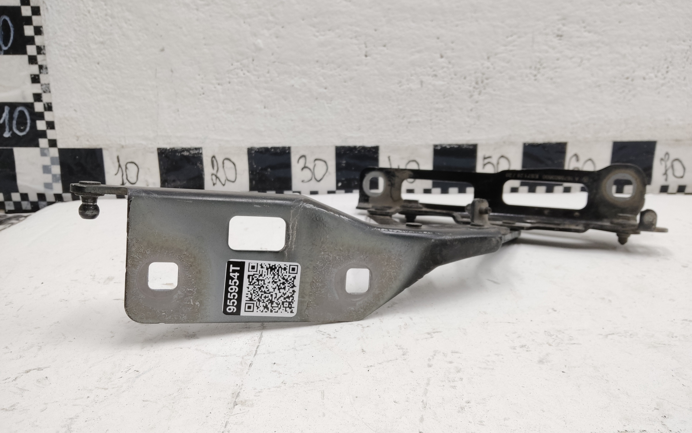 Петля капота правая Mercedes GLE-klasse V167