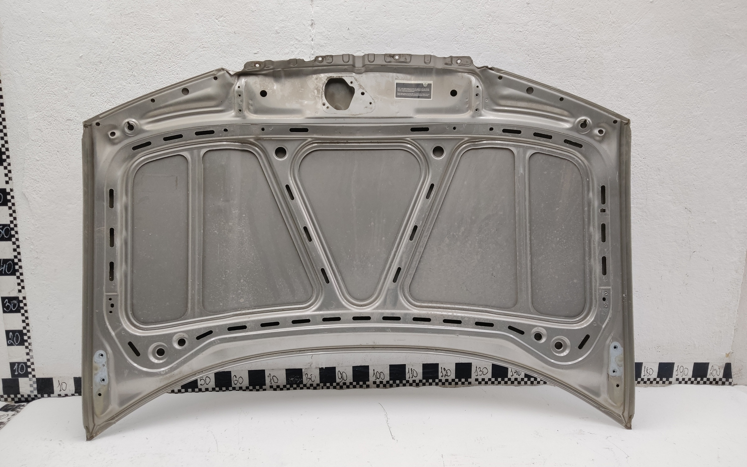 Капот Skoda Fabia 1