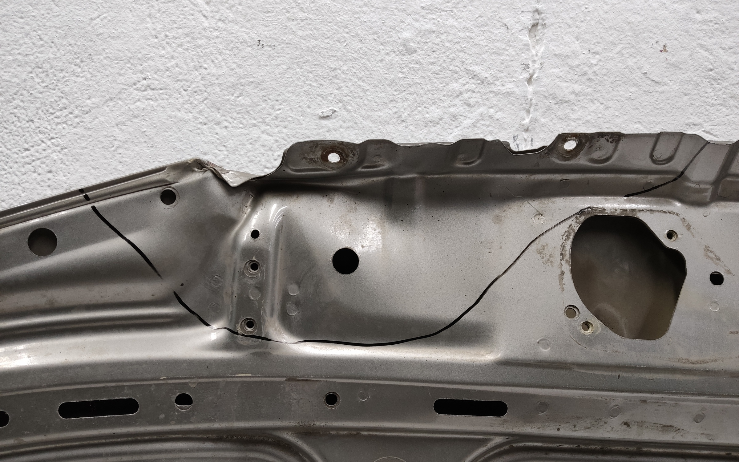 Капот Skoda Fabia 1