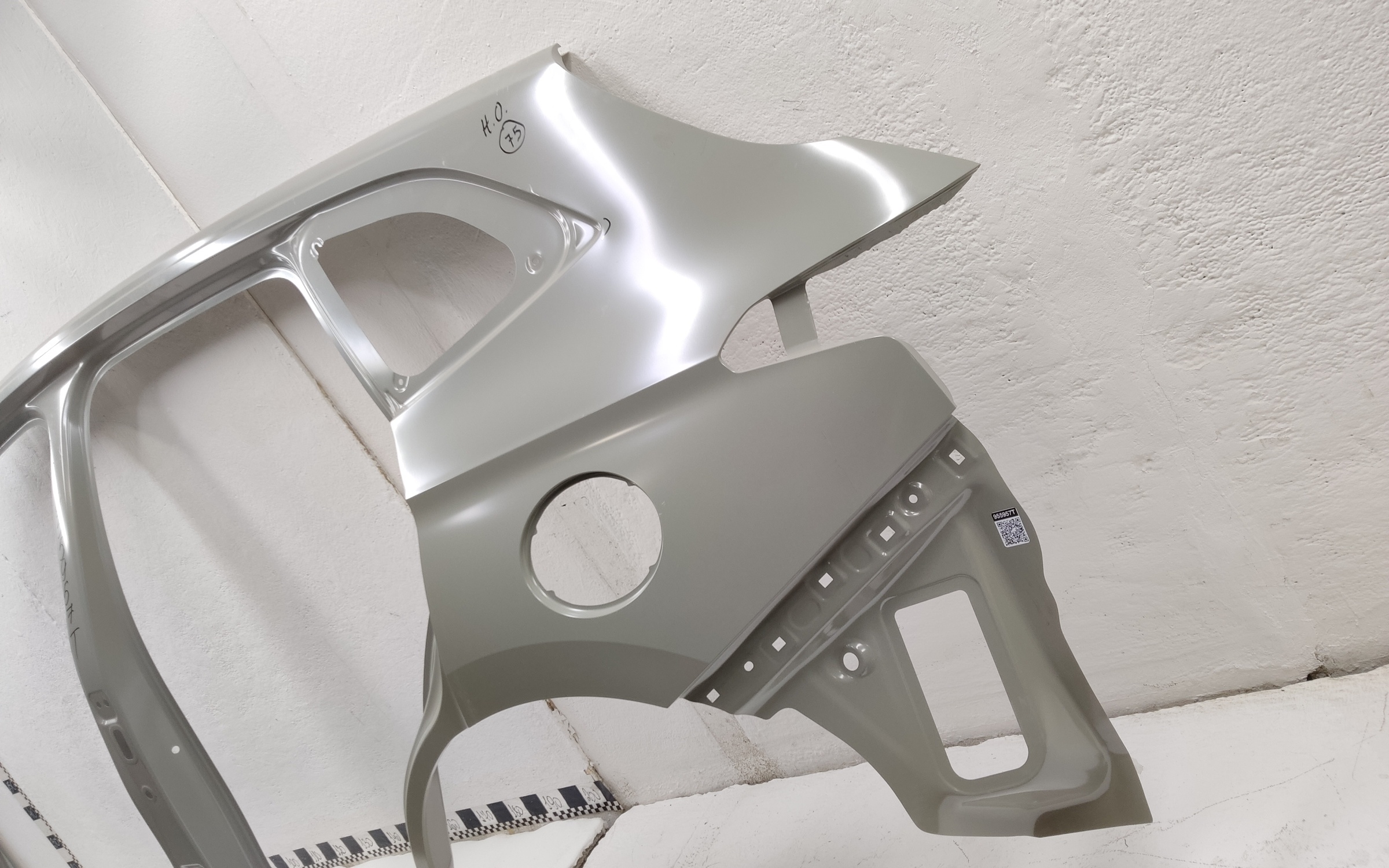 Панель кузова боковая левая Haval Jolion