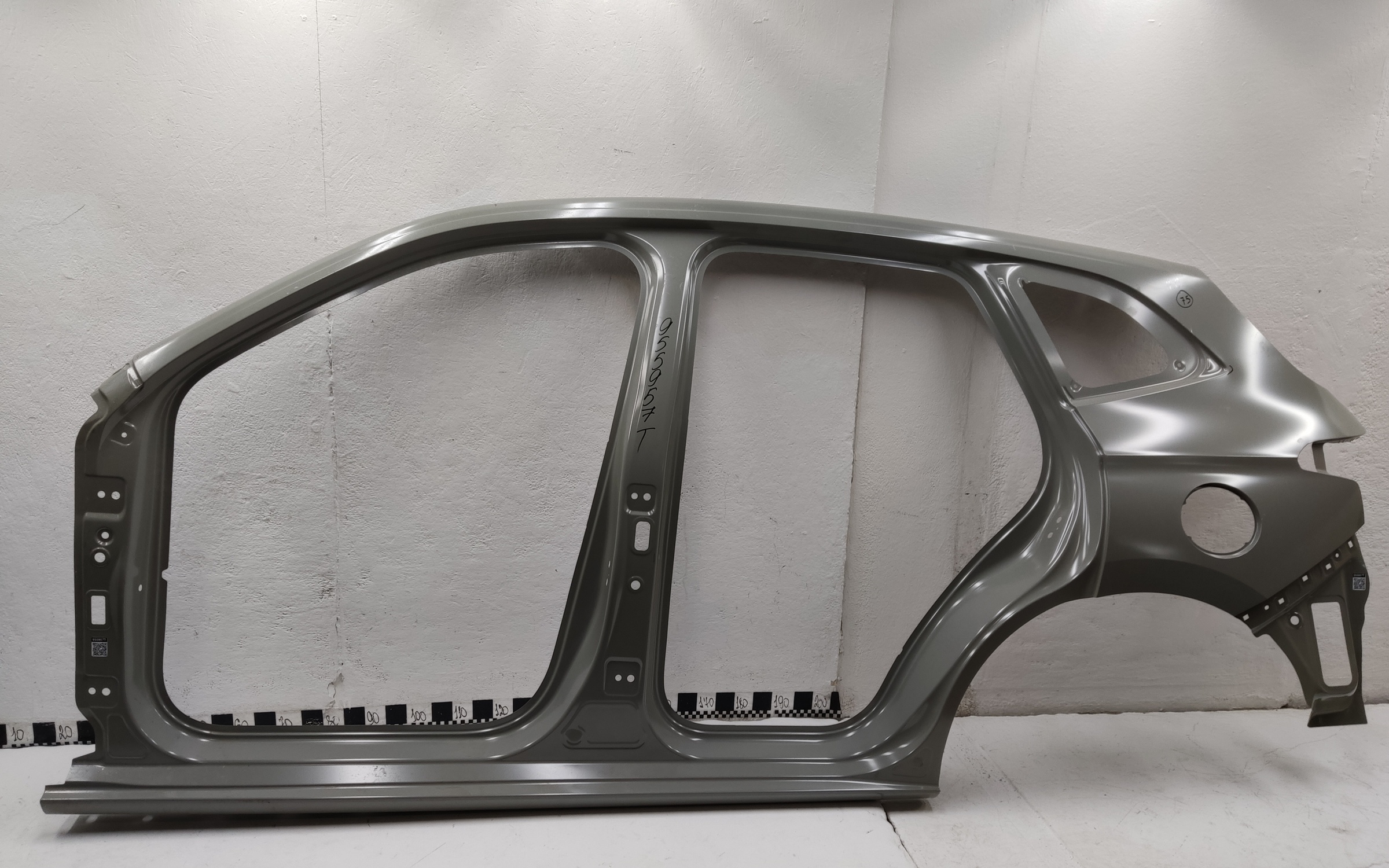 Панель кузова боковая левая Haval Jolion