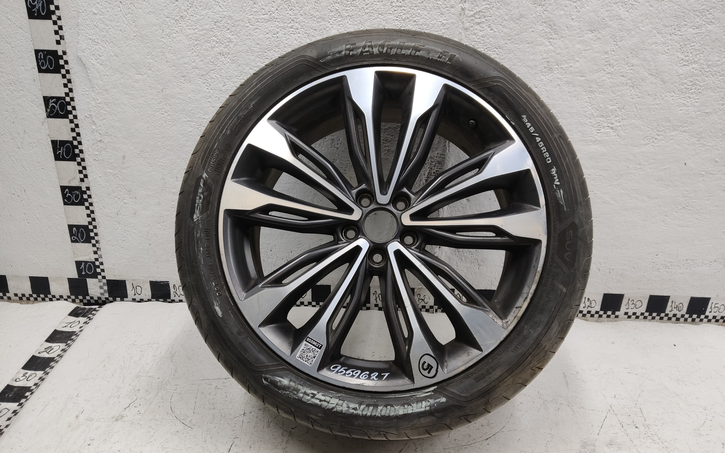 Диск колеса литой Geely Tugella R20 серый