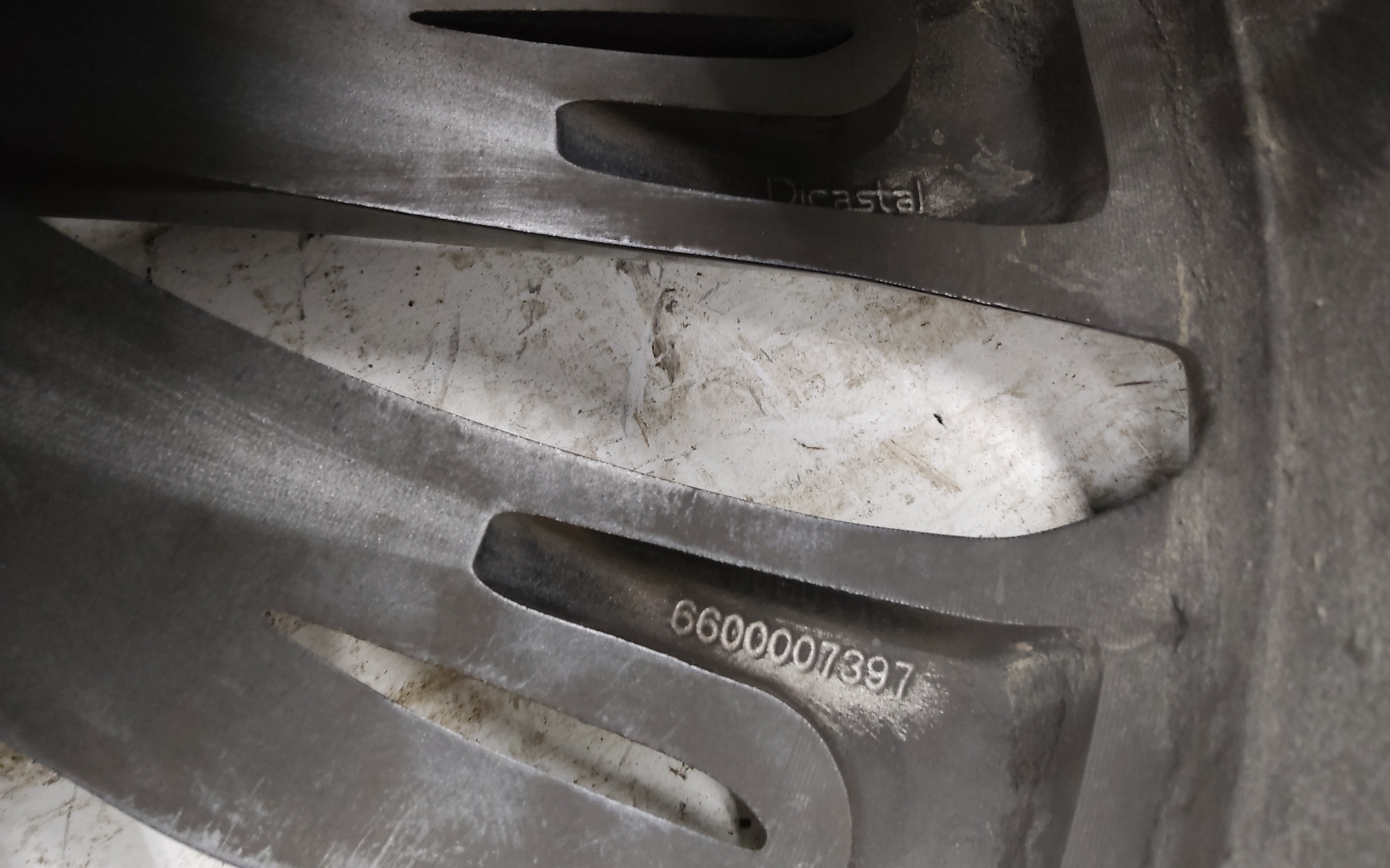 Диск колеса литой Geely Tugella R20 серый