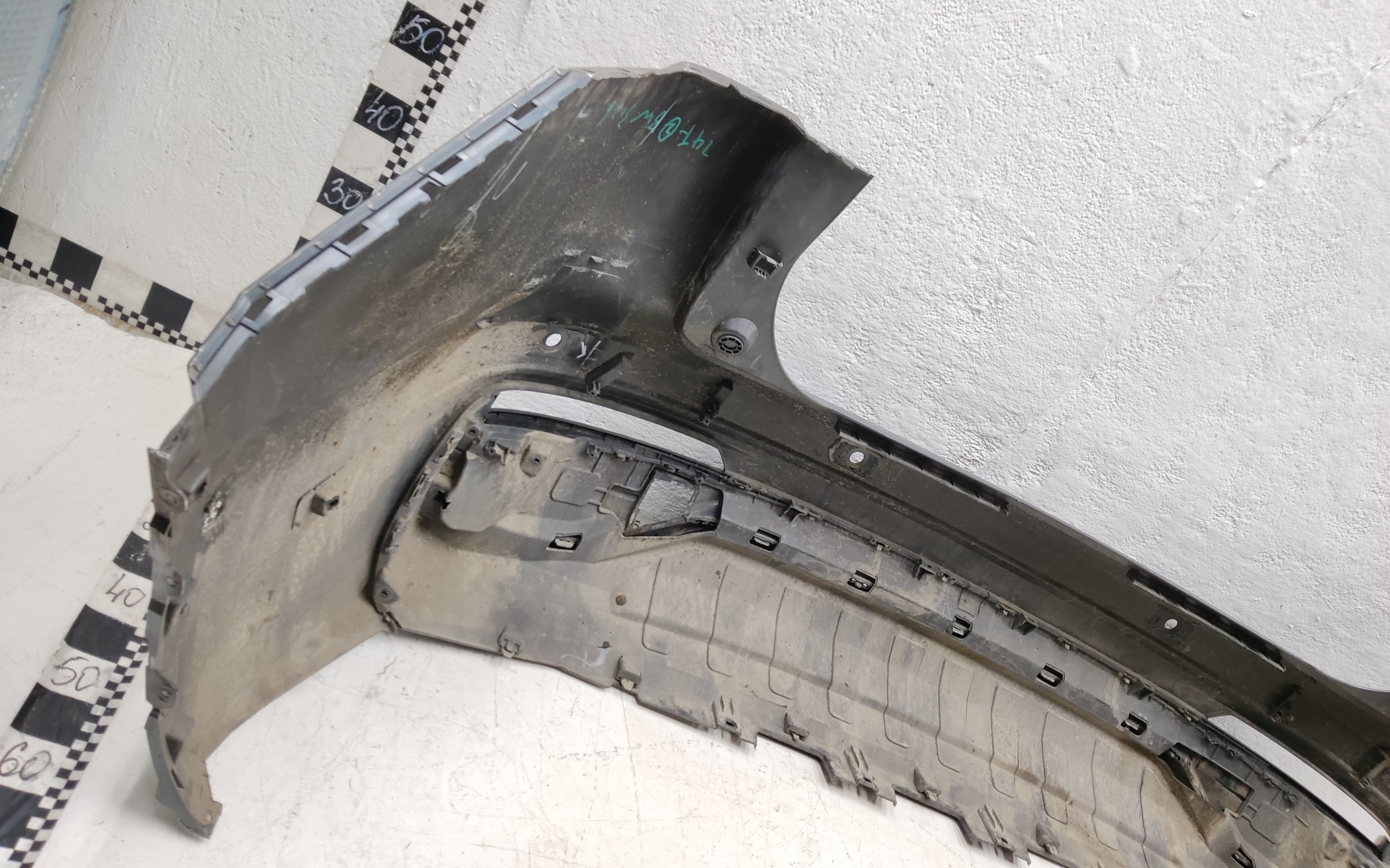 Бампер задний Geely Monjaro