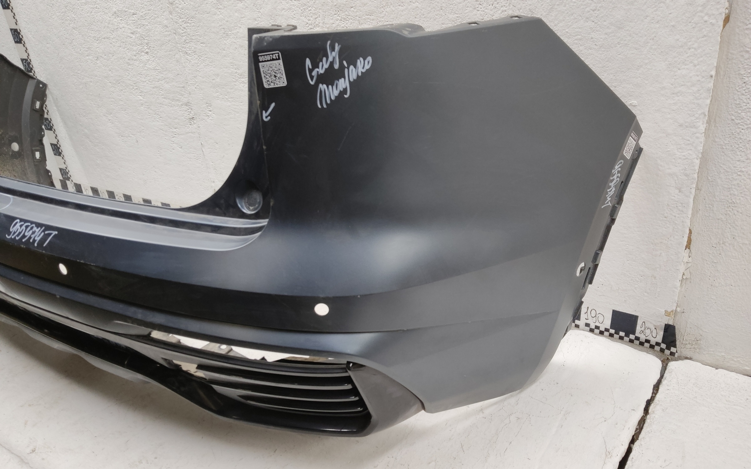 Бампер задний Geely Monjaro