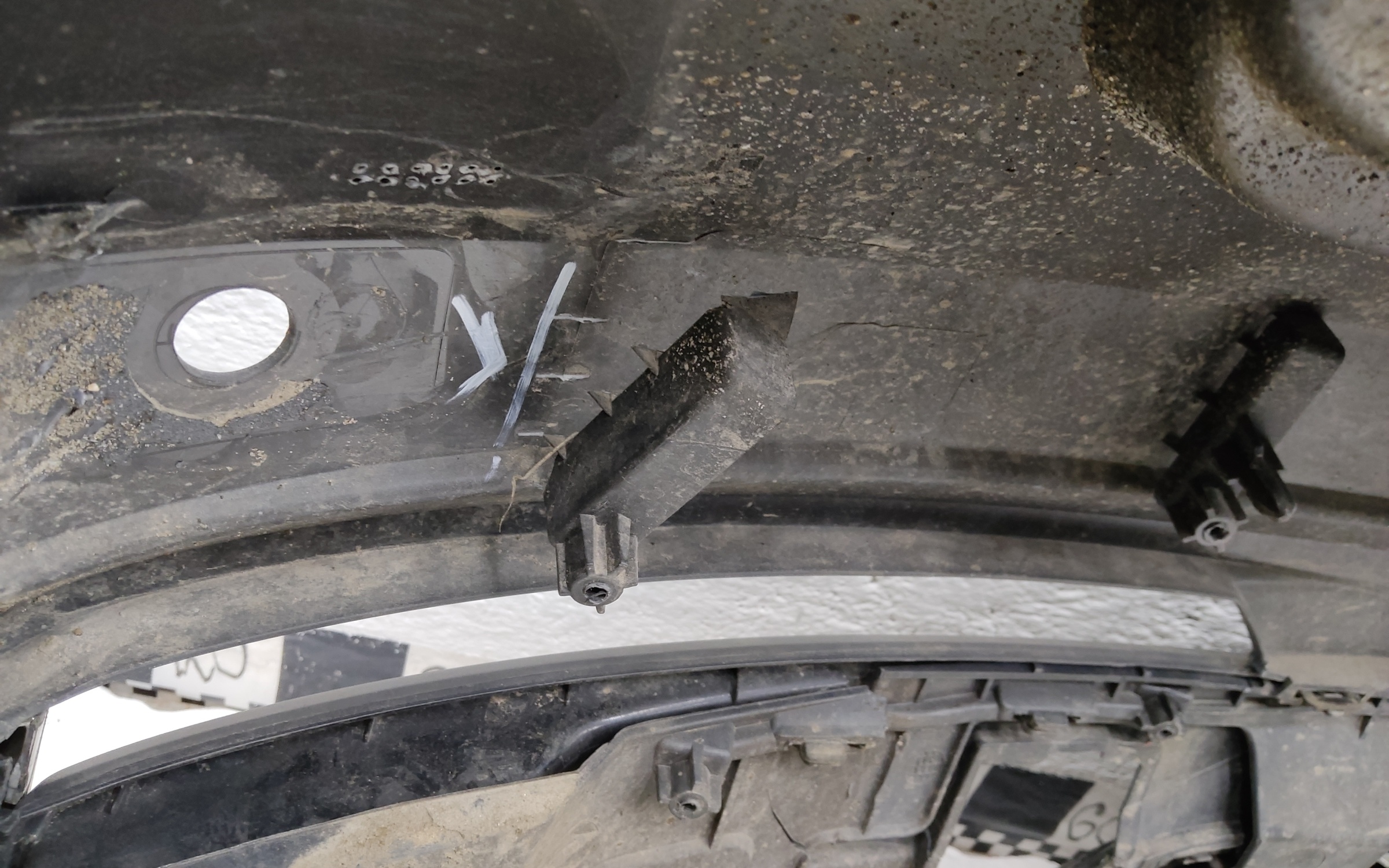 Бампер задний Geely Monjaro