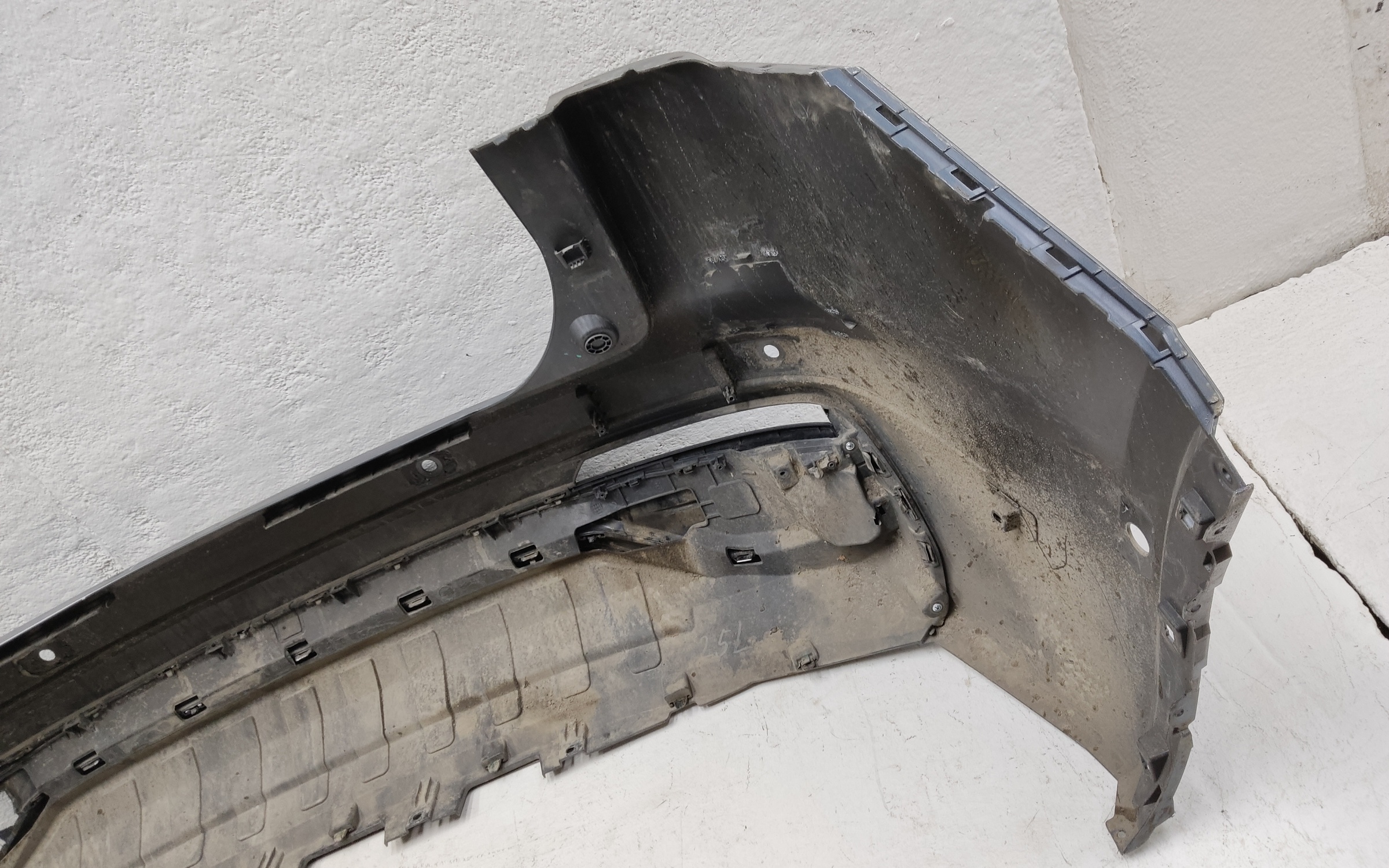 Бампер задний Geely Monjaro