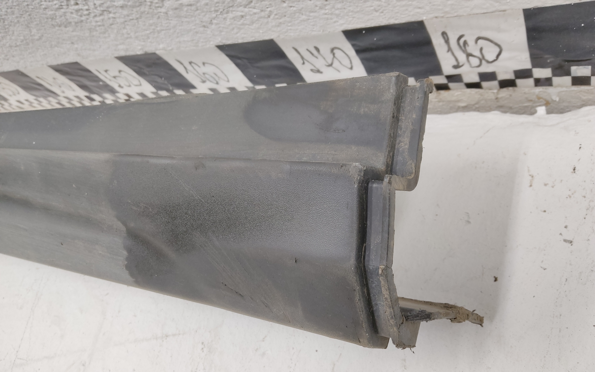 Накладка порога правого Geely Atlas Pro