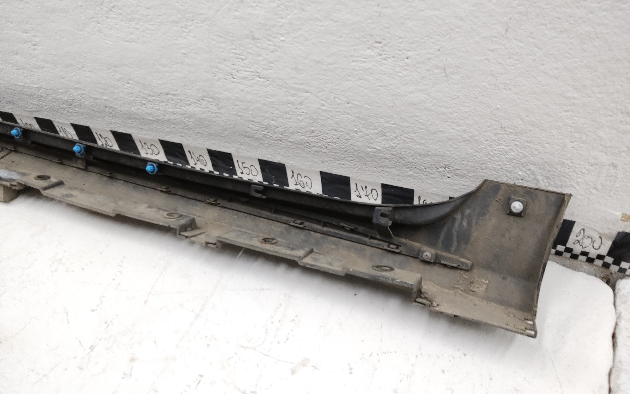 Накладка порога правого Chery Arrizo 8