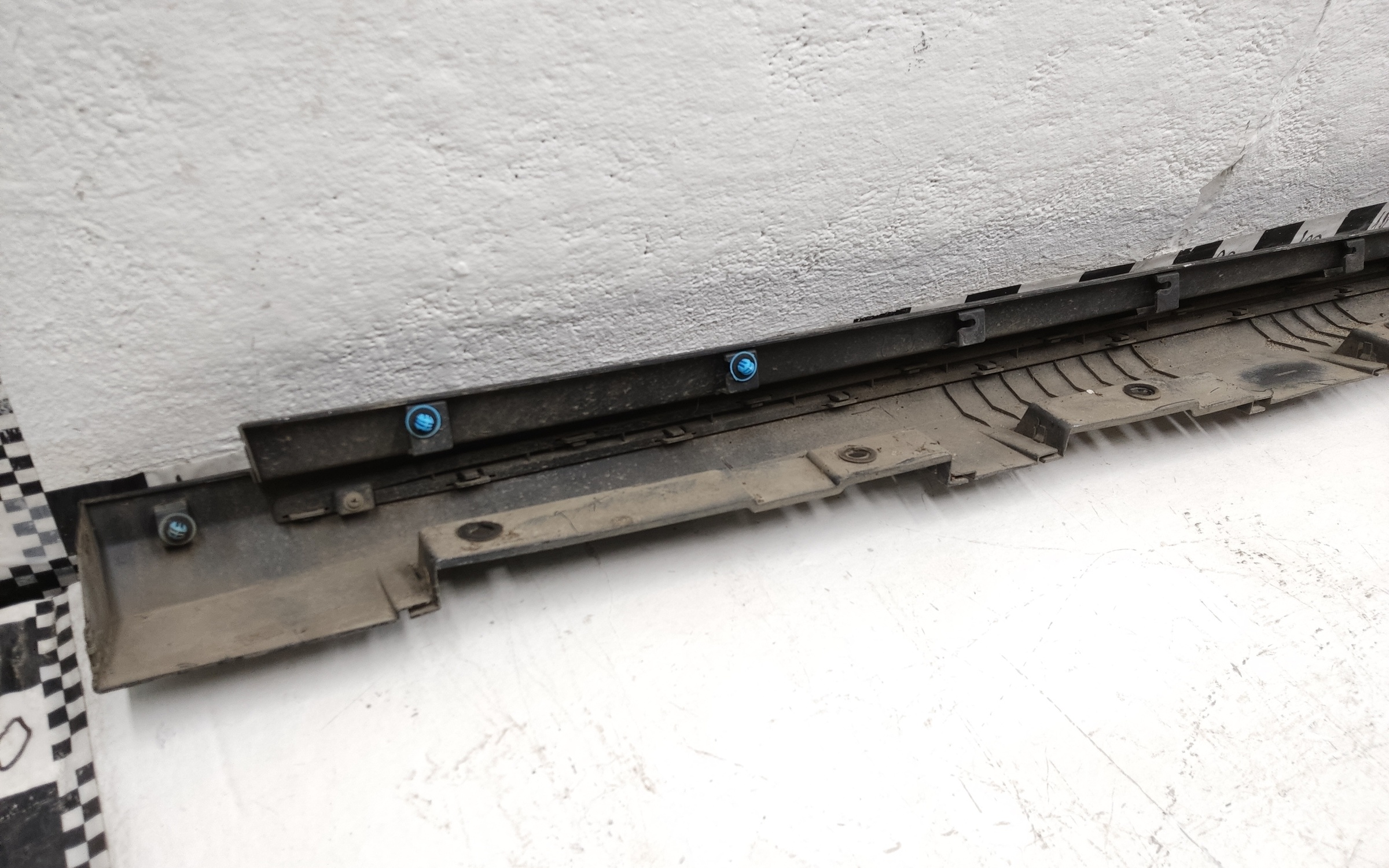 Накладка порога правого Chery Arrizo 8