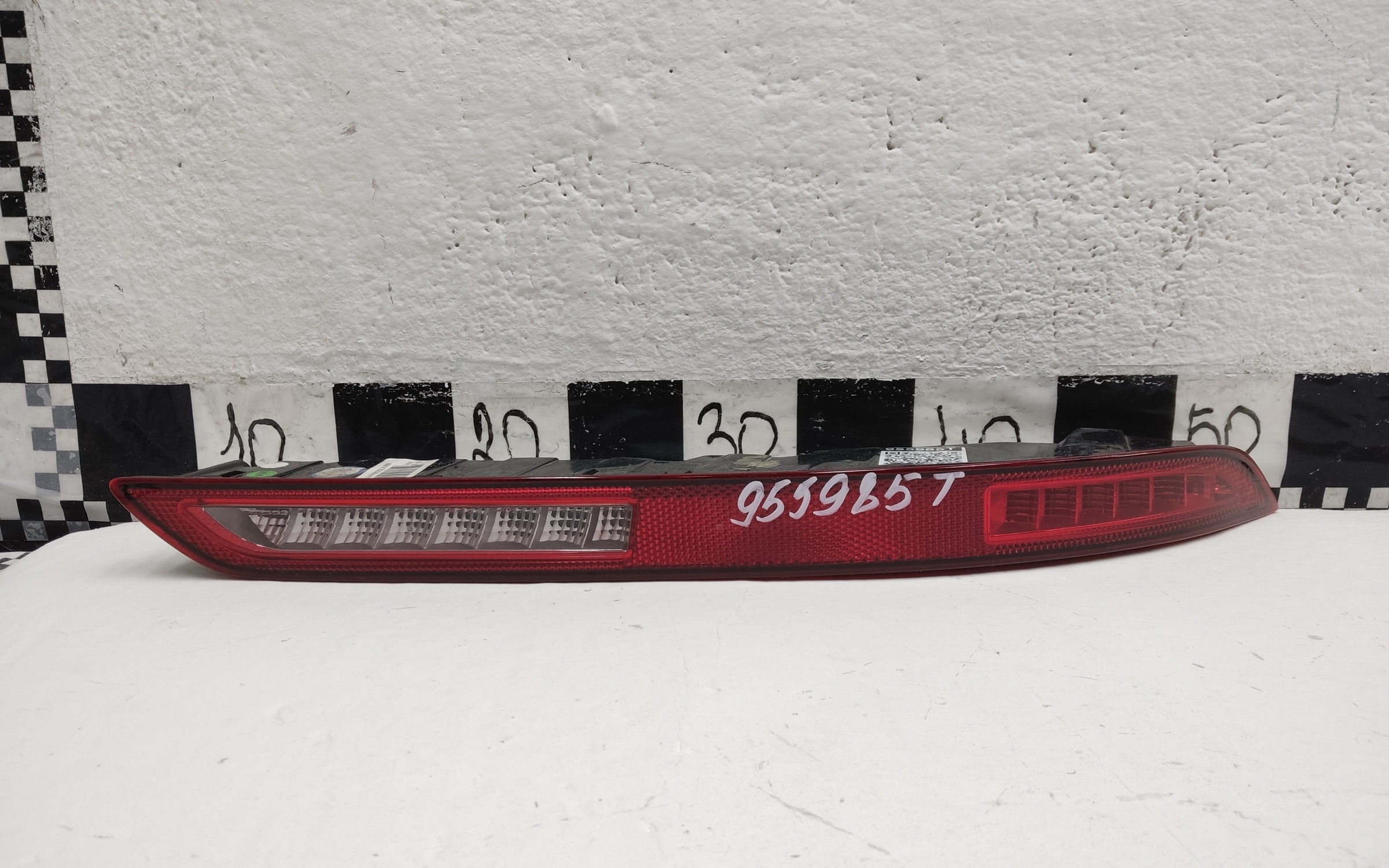 Фара ПТФ задняя правая Geely Atlas Pro LED