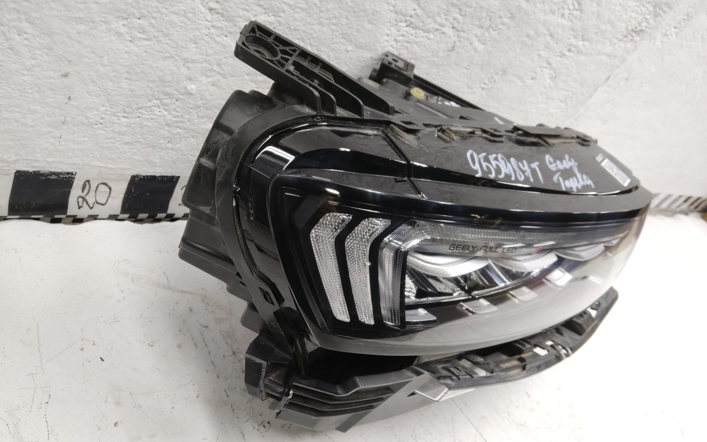 Фара передняя правая Geely Tugella Full LED