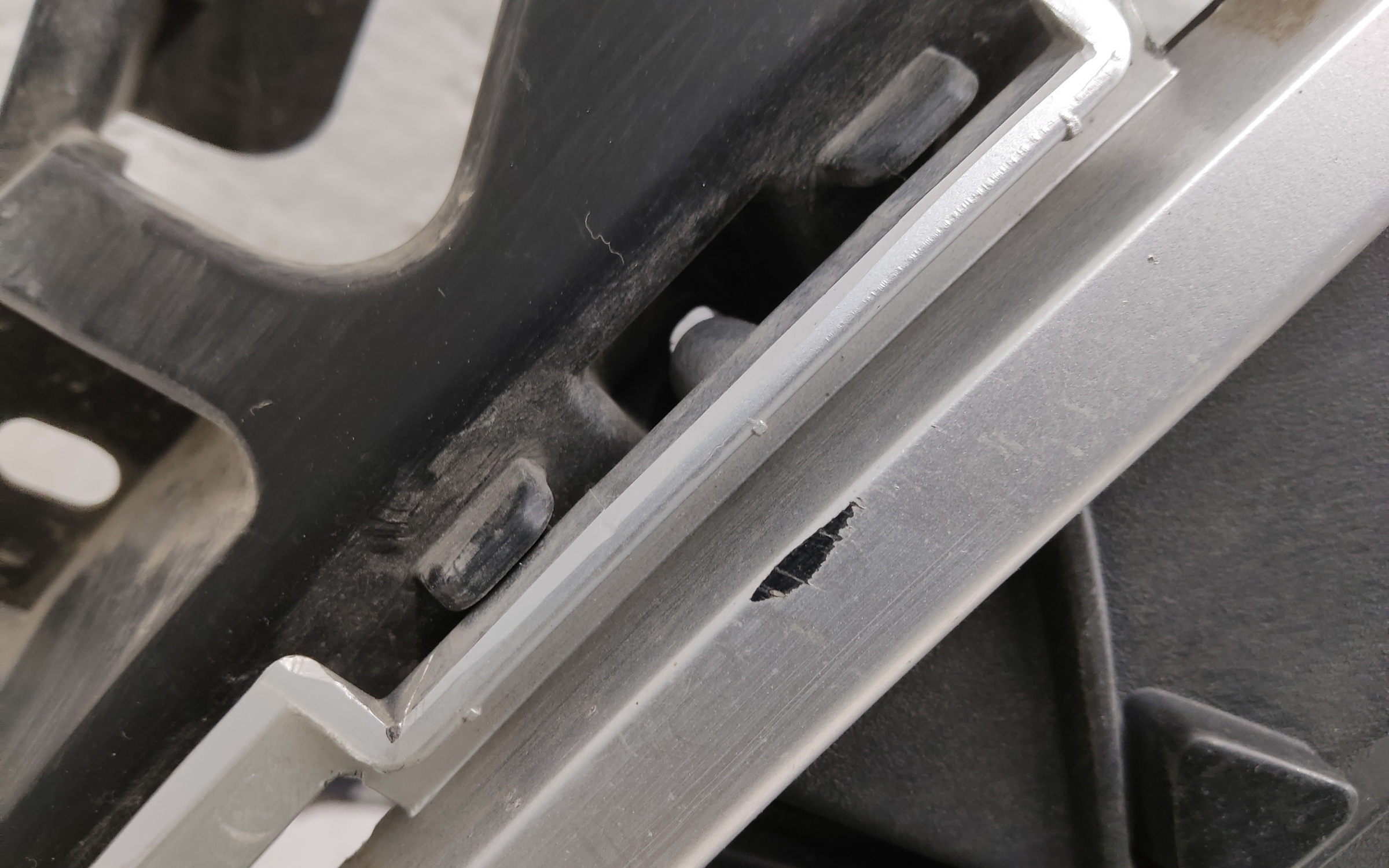 Решётка переднего бампера центральная KIA Soul 3