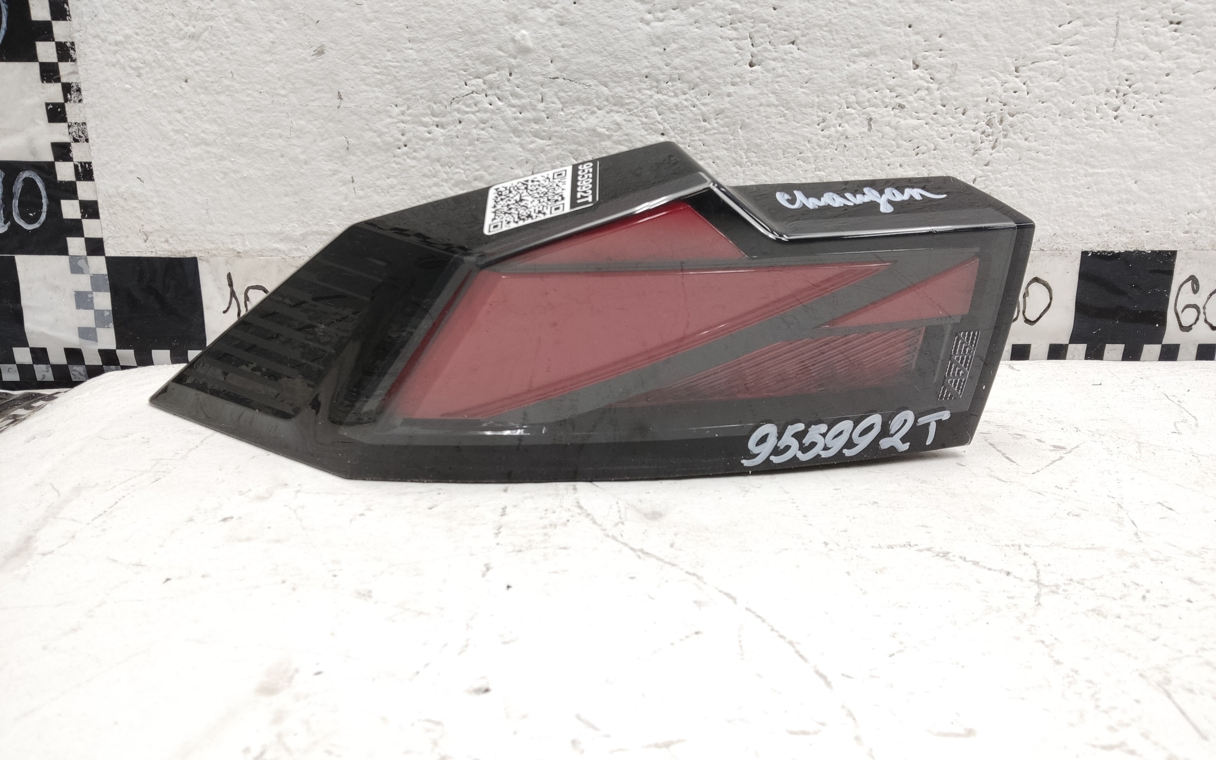 Фонарь задний левый наружный Changan Uni-V