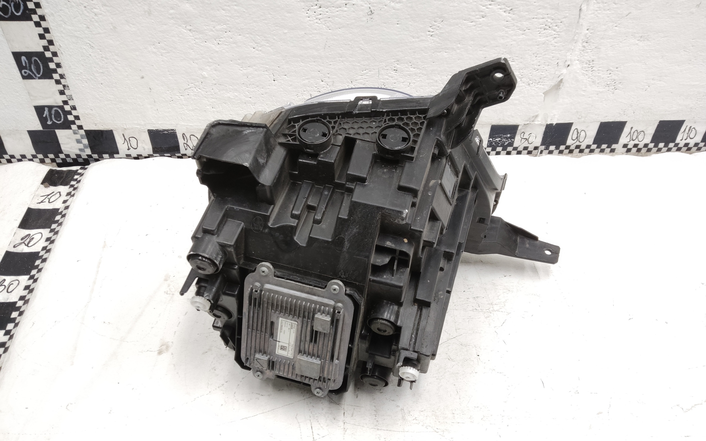 Фара передняя правая Haval H3 LED