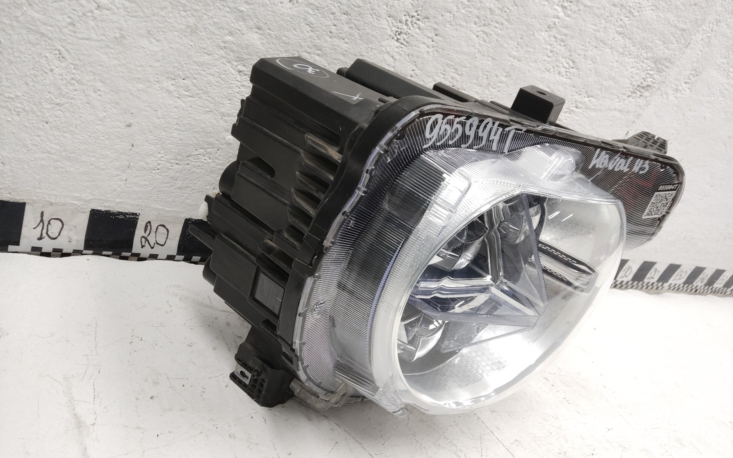 Фара передняя правая Haval H3 LED