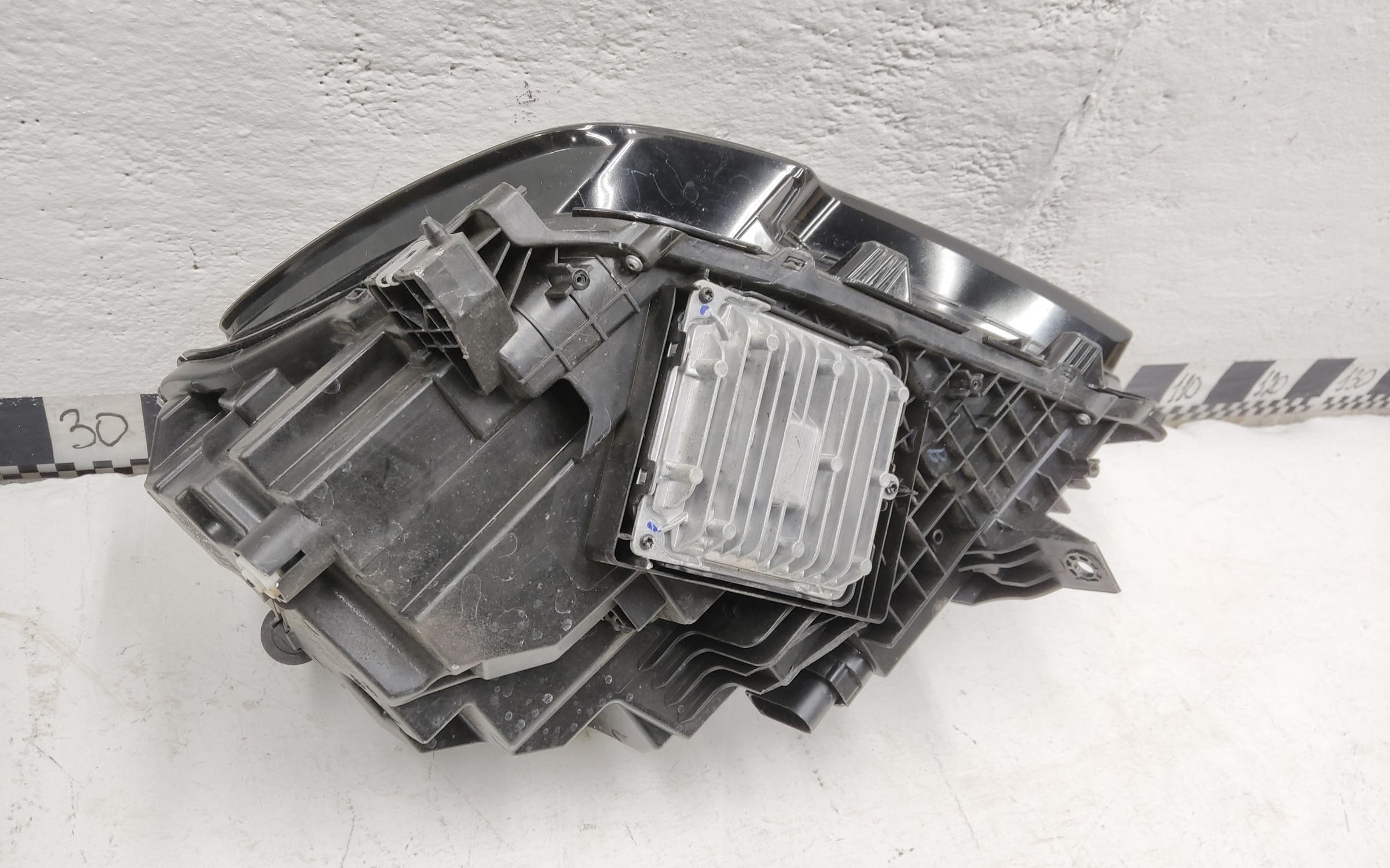 Фара передняя правая Geely Monjaro LED