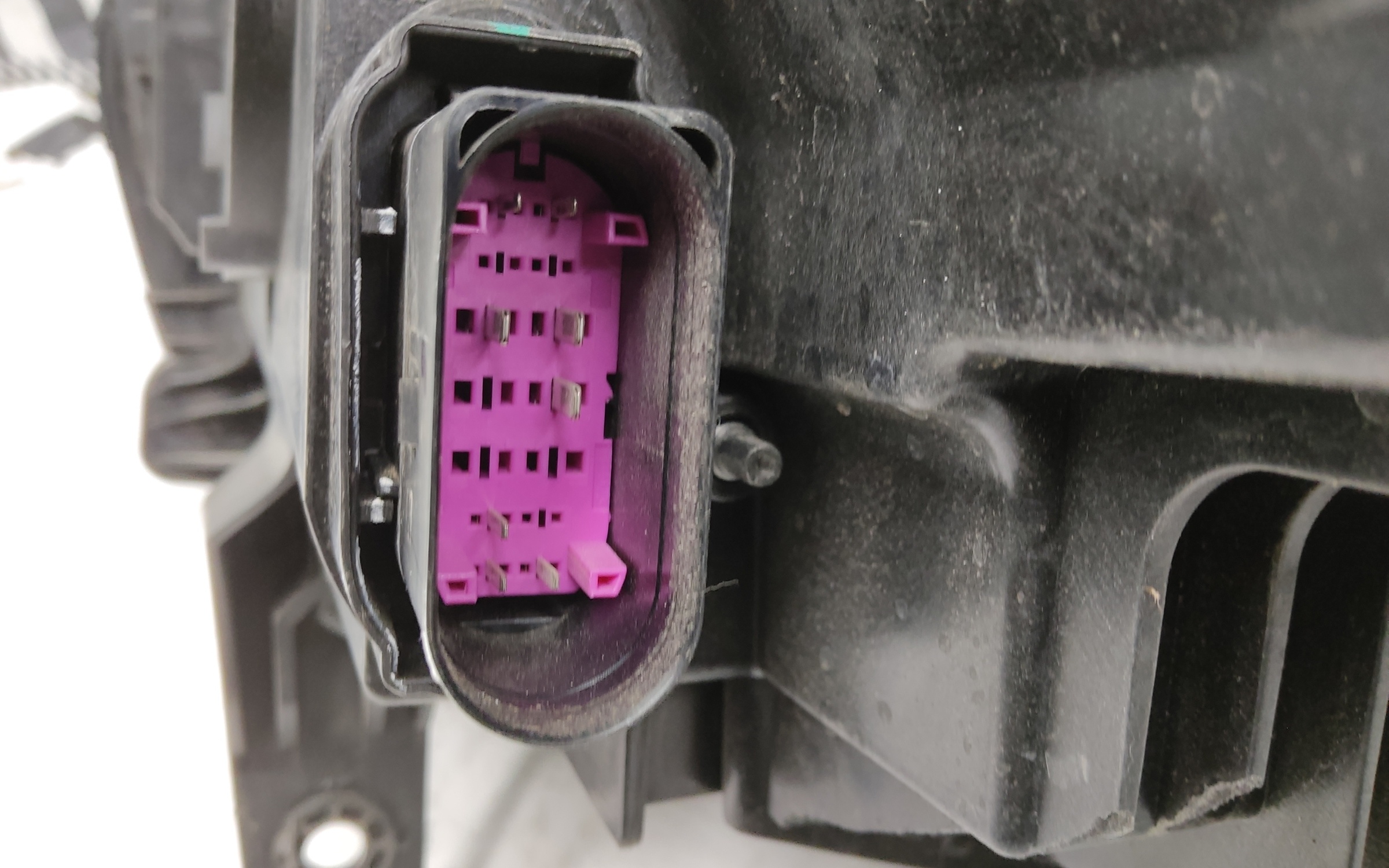 Фара передняя правая Geely Monjaro LED